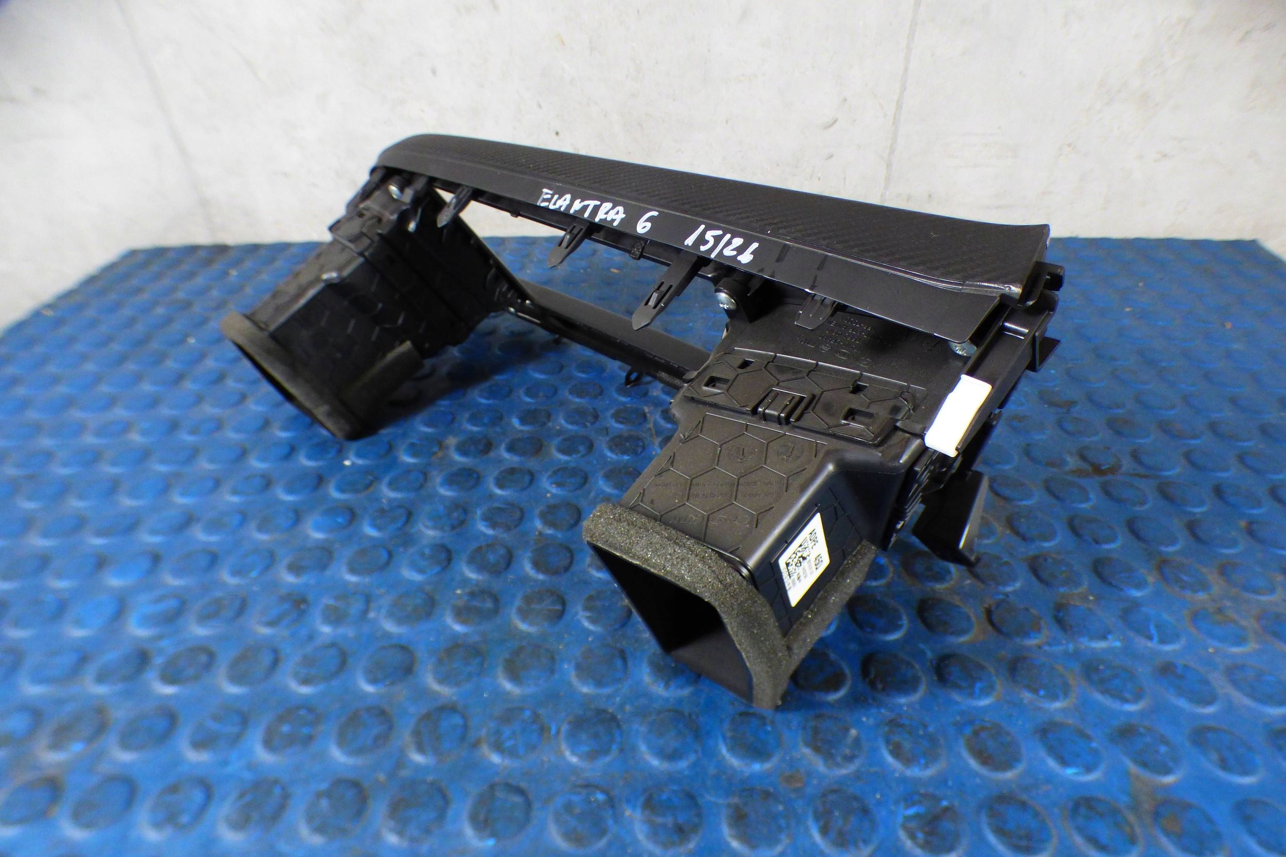 Hyundai Elantra VI frame grid central wentylacji 974202FAA0 st.BDB
