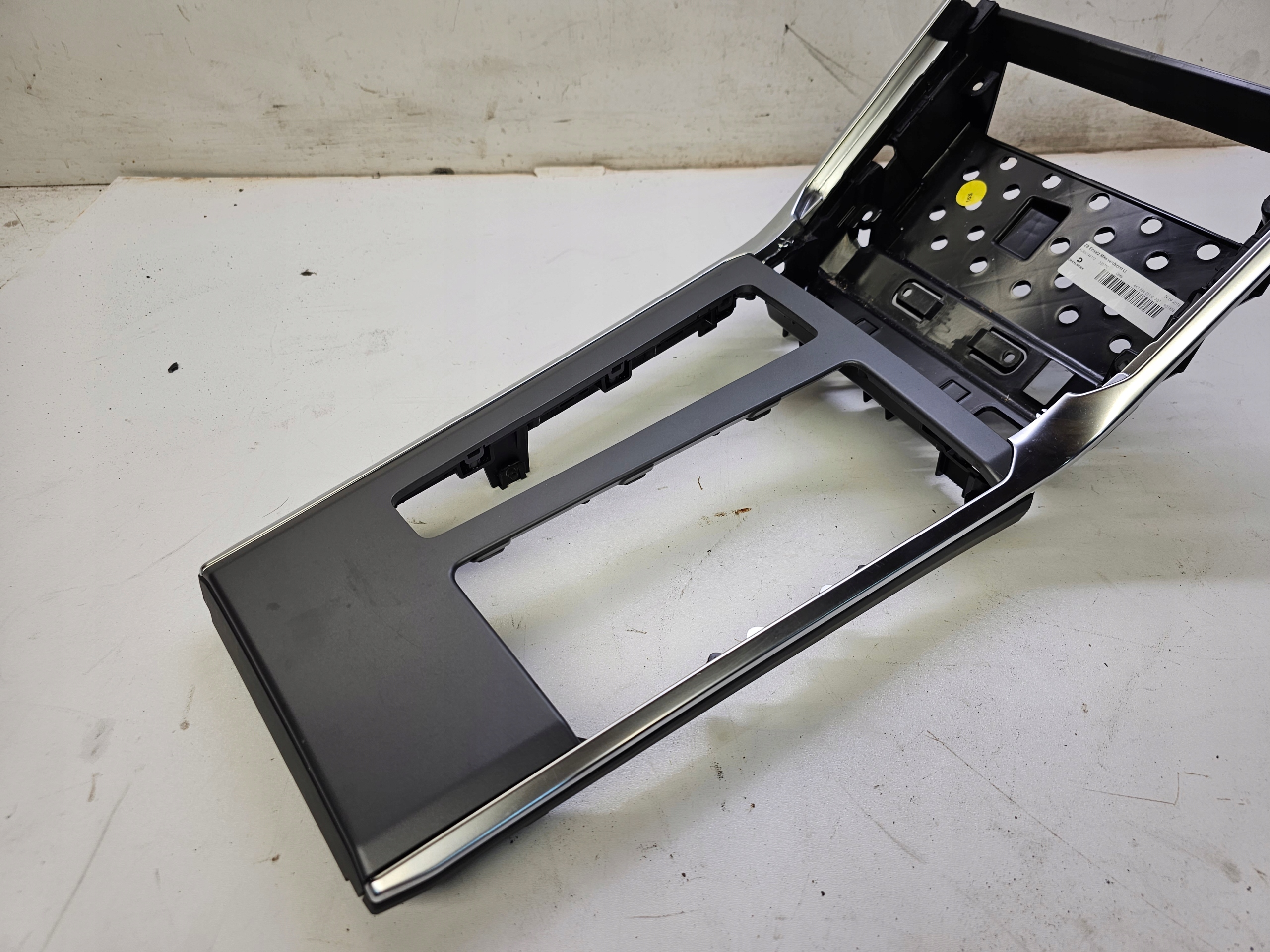 TUNEL central frame AUDI A6 C8 4K1864261C