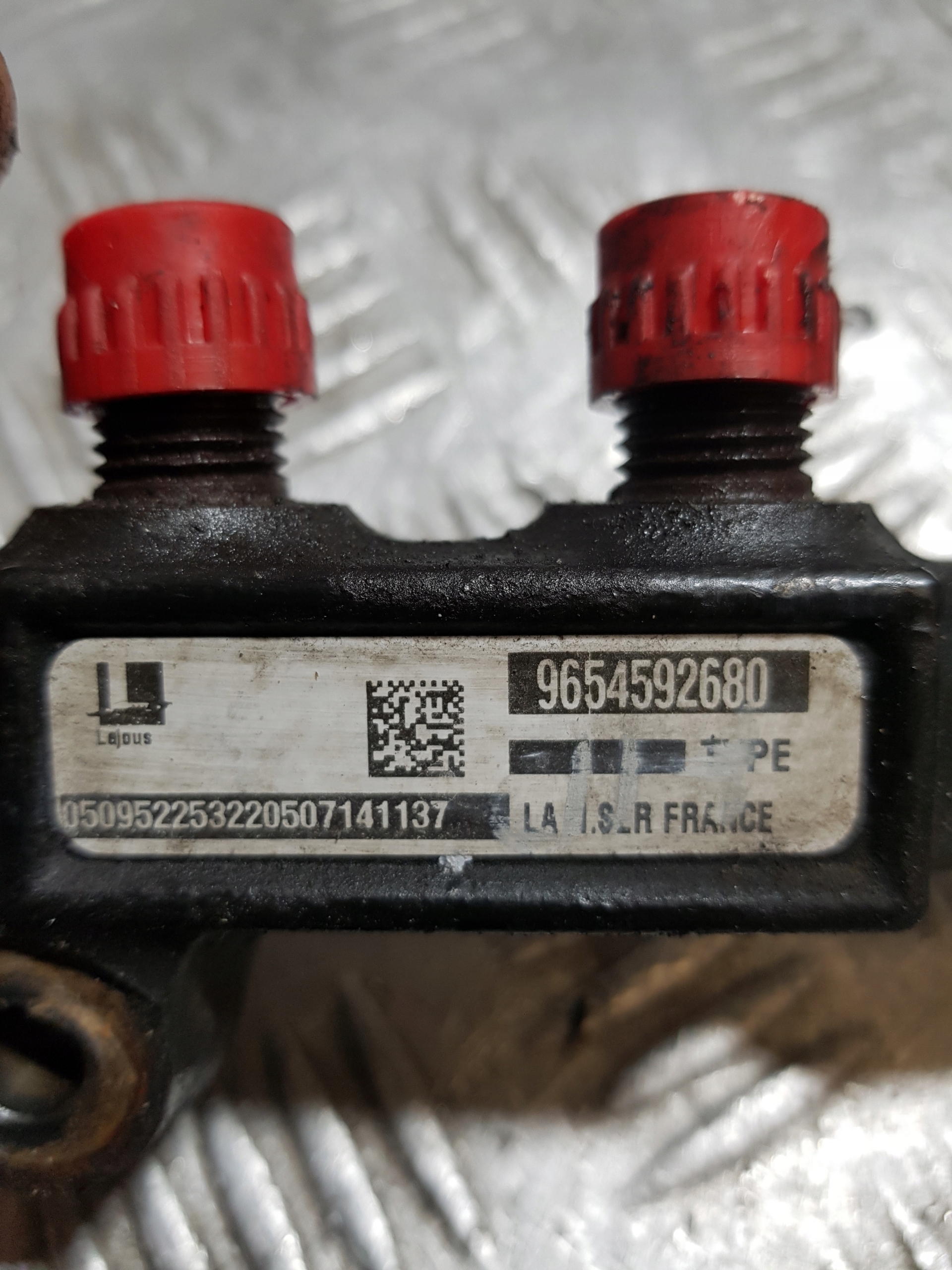 Rampe injection PEUGEOT 307 9654592680
