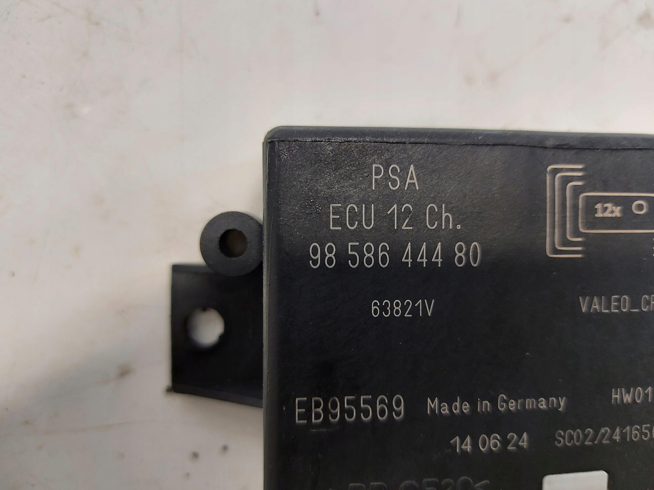 PSA Vivaro Jumpy Expert Proace 2024r module control unit 9858644480