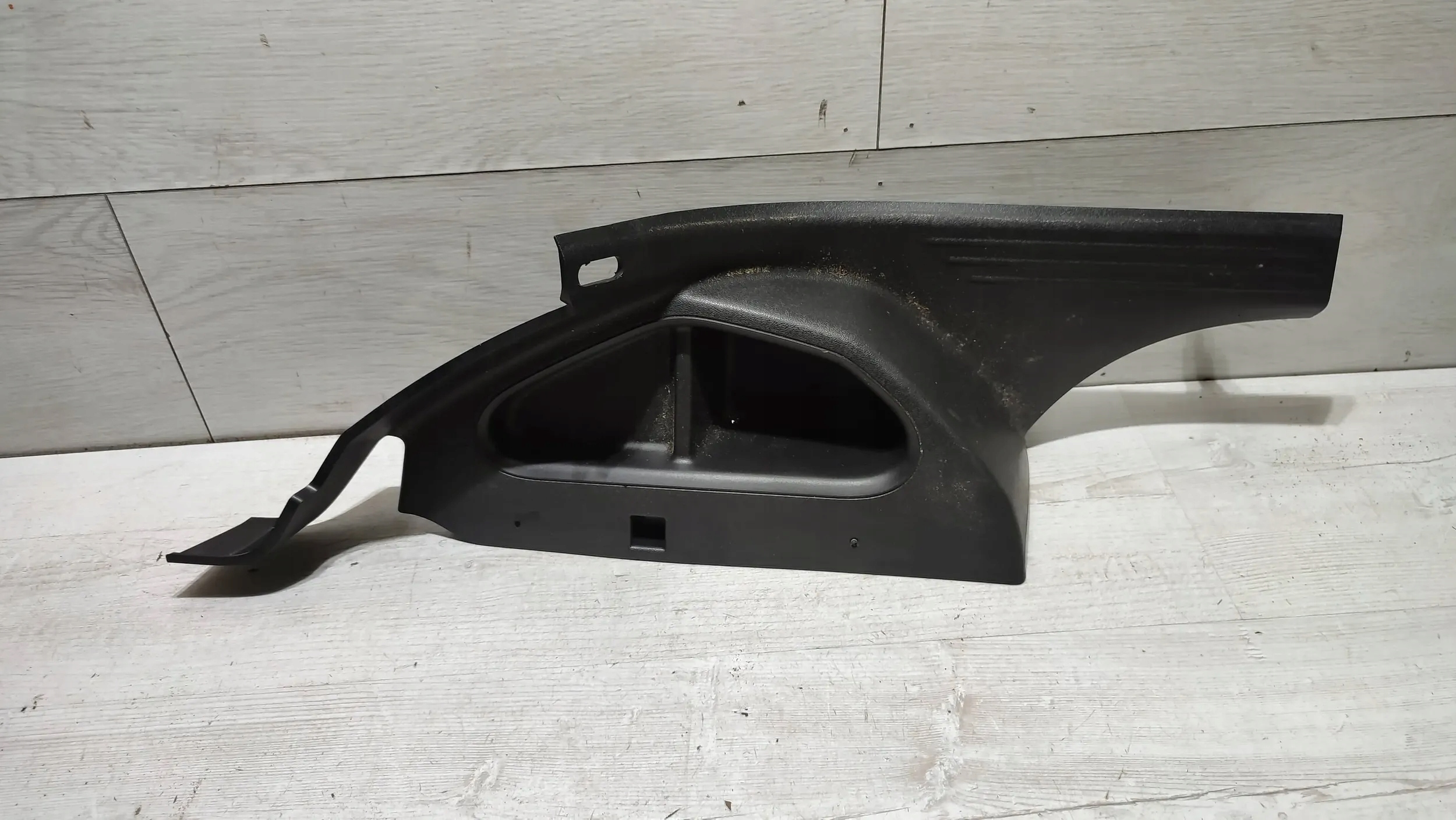Volvo V40 II 2018r left side moulding threshold rear