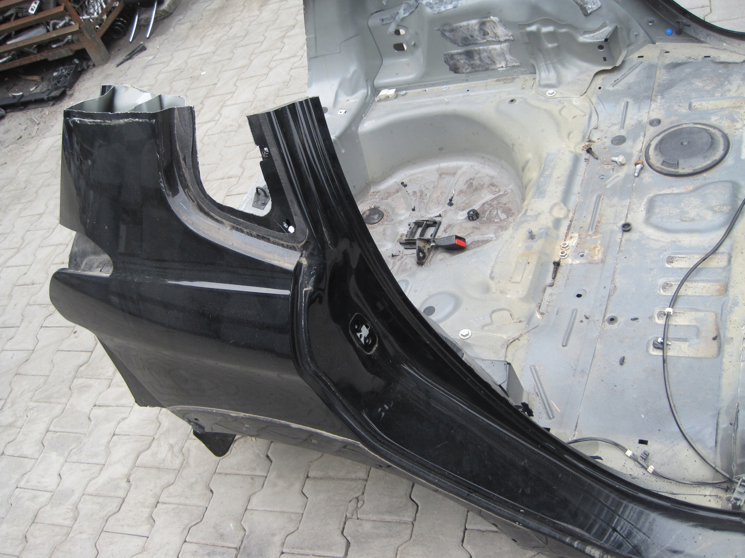 LONGHERONE parafango posteriore PEUGEOT 2008 e