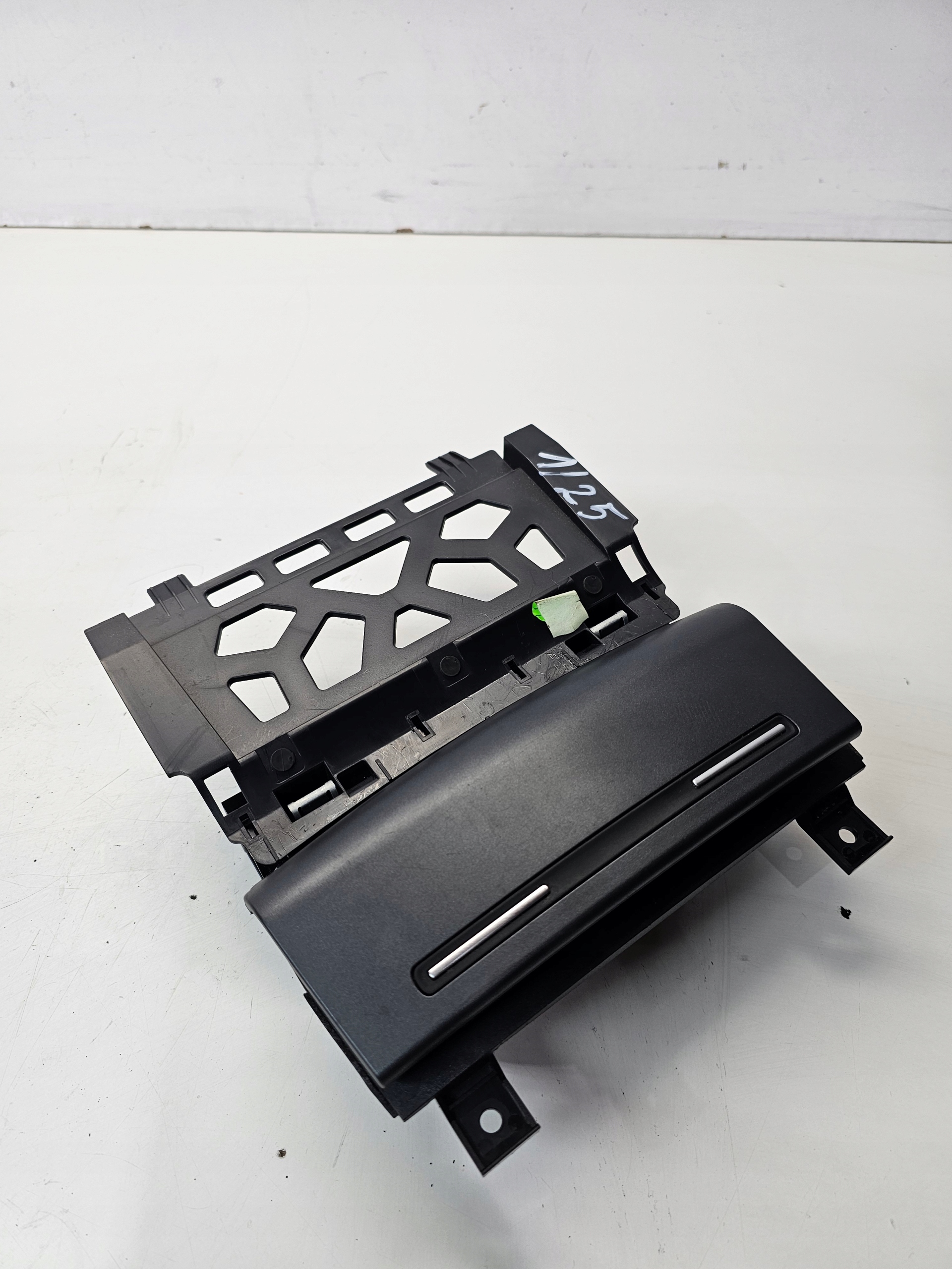 ashtray front AUDI A3 8P LIFT 8P0857951