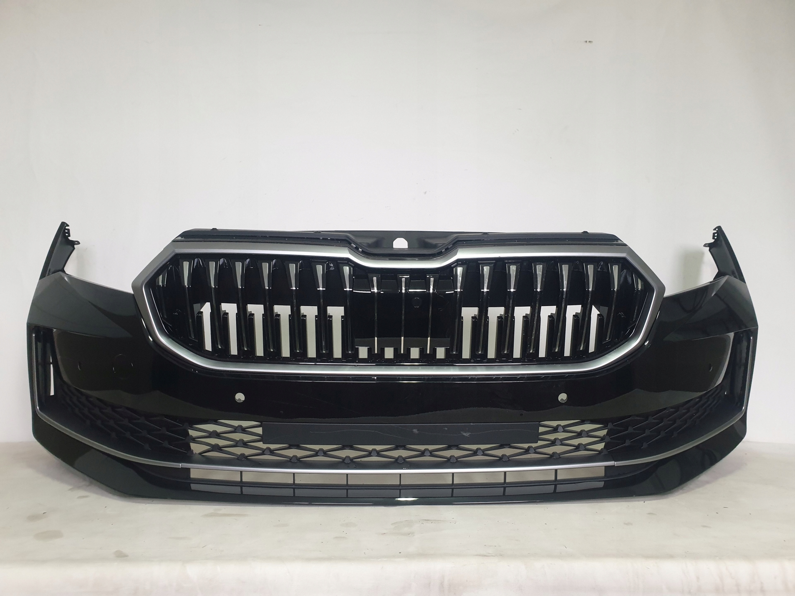 SKODA SUPERB IV 3P0 23-> bumper front front 4 x PDC cover 3P0807221