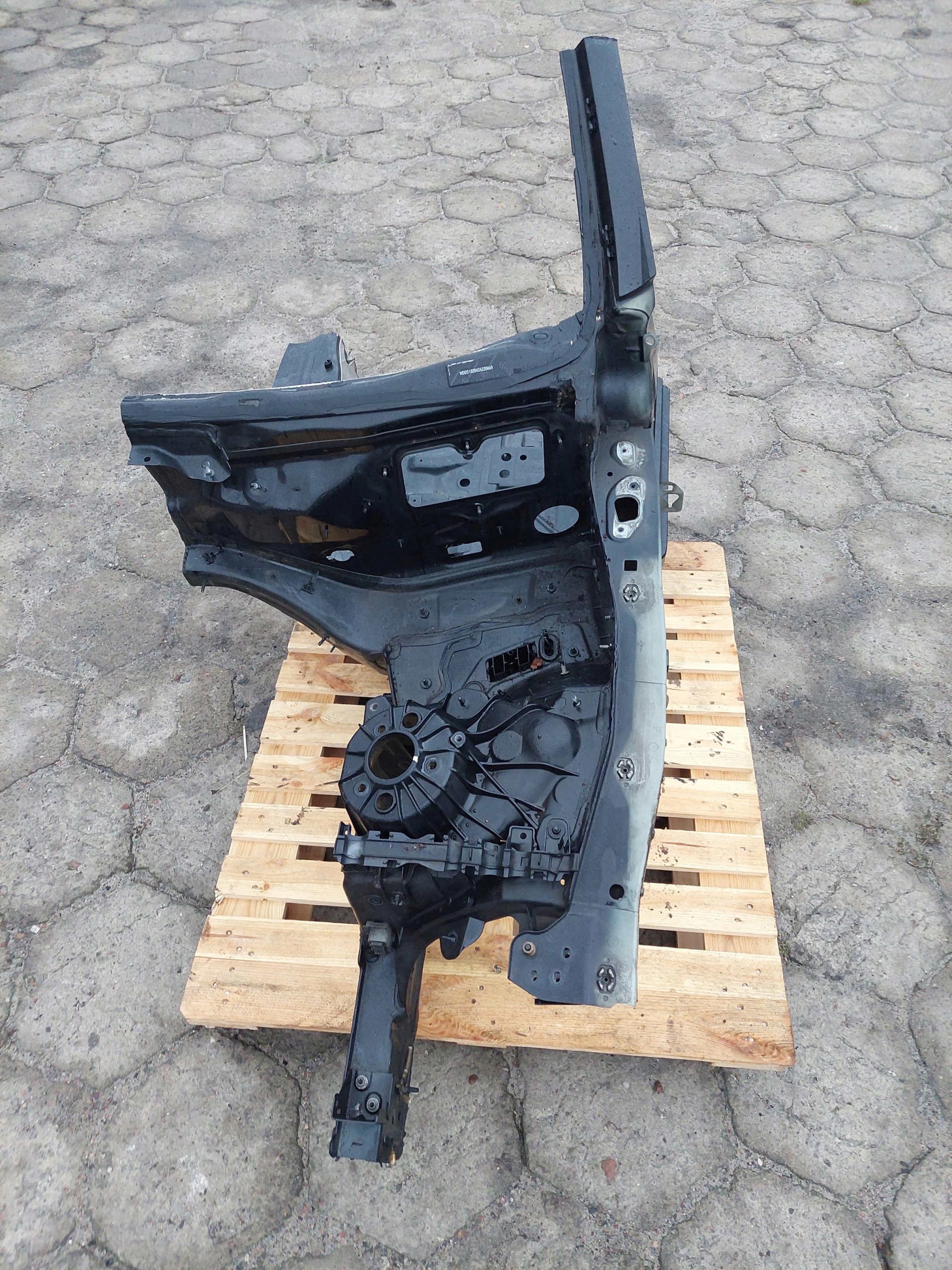 quarter front front quarter left right MERCEDES E W213 S213 197