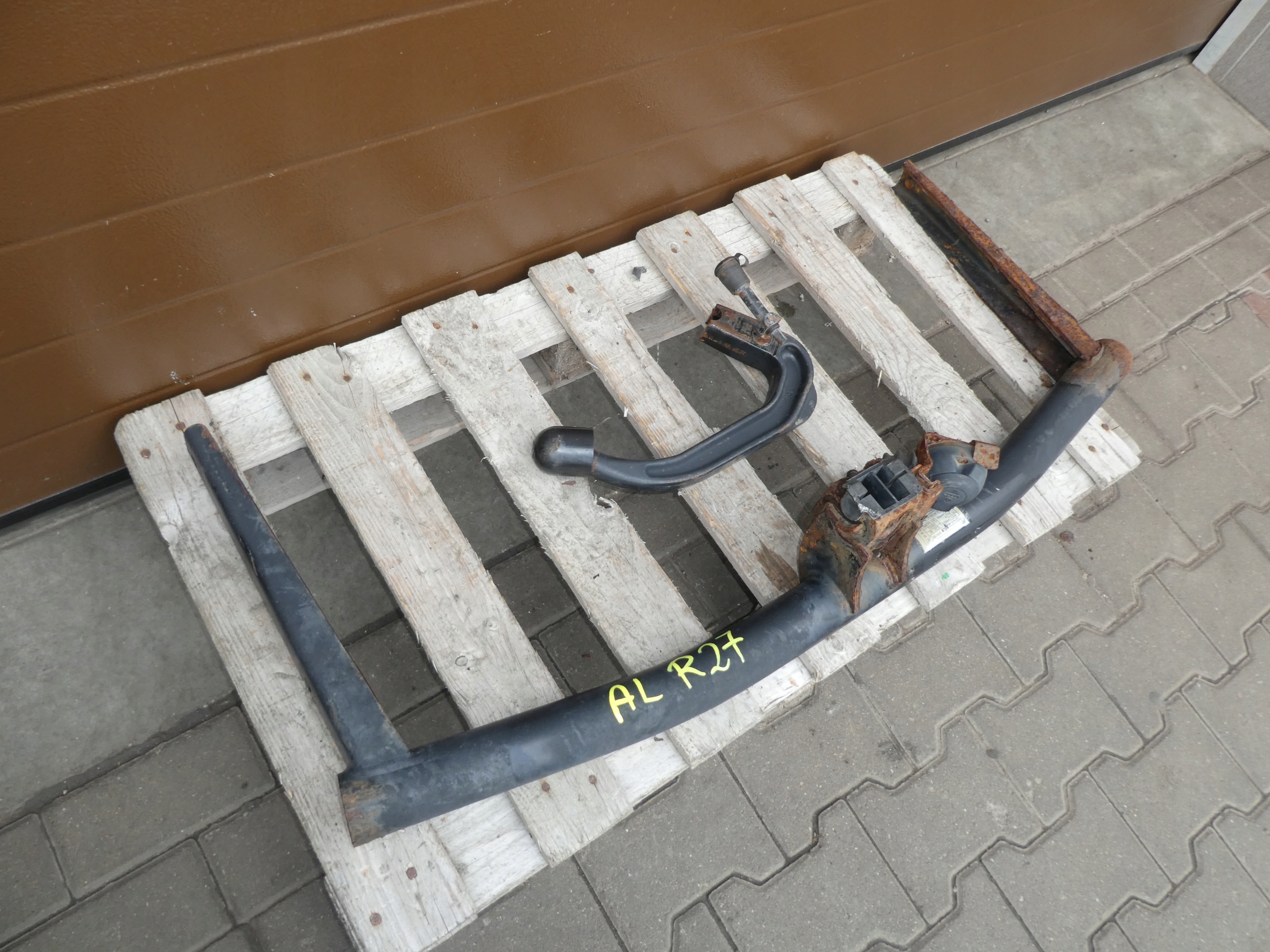 tow sider SKODA OCTAVIA II 1Z0803881A