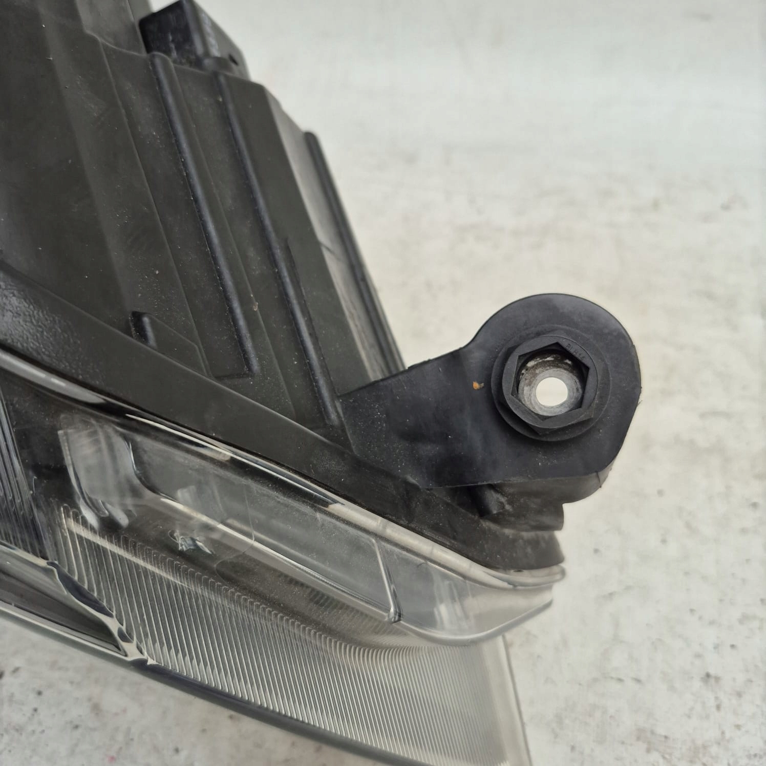 SKODA SUPERB III 3 3V 15- light right front front BI-XENON 3V1941018B