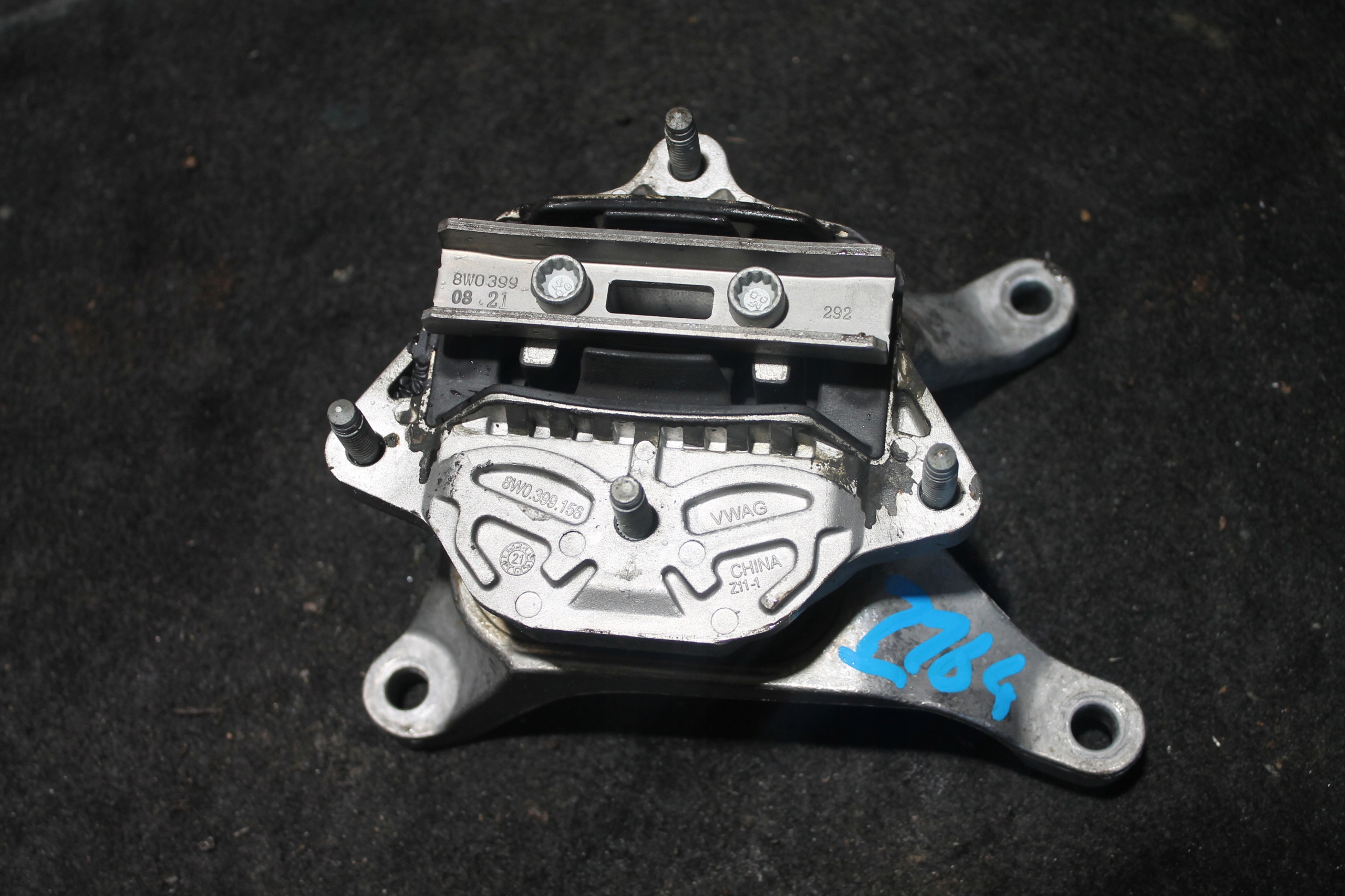 2164. support gearbox mount 8W0399156 8W0399118Q