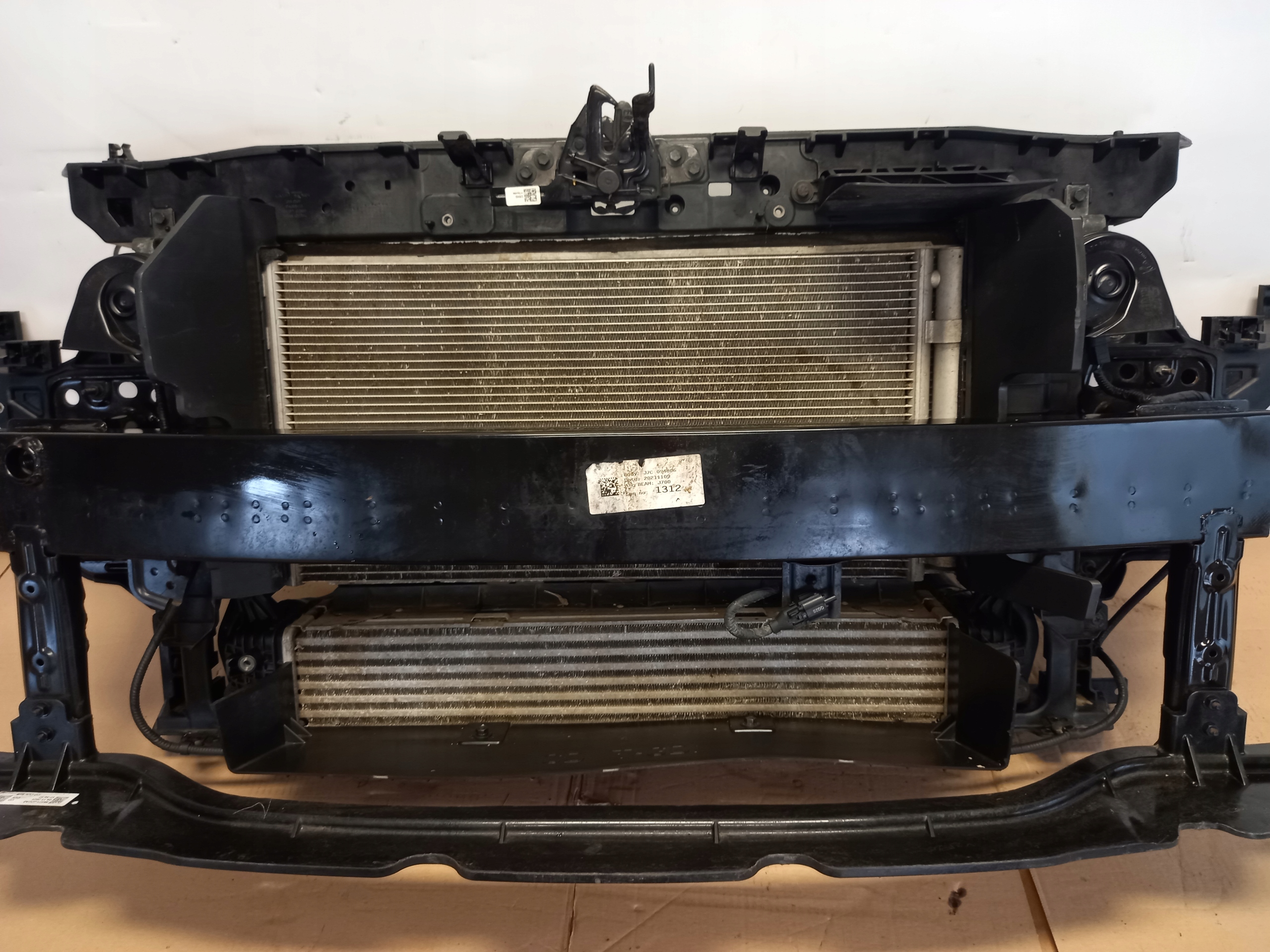 PAS PRZEDNI KOMPLET CHŁODNIC BELKA KIA XCEED 1.0 T-GDi 2019-DEMONTAŻ Typ samochodu 4x4/SUV Samochody osobowe