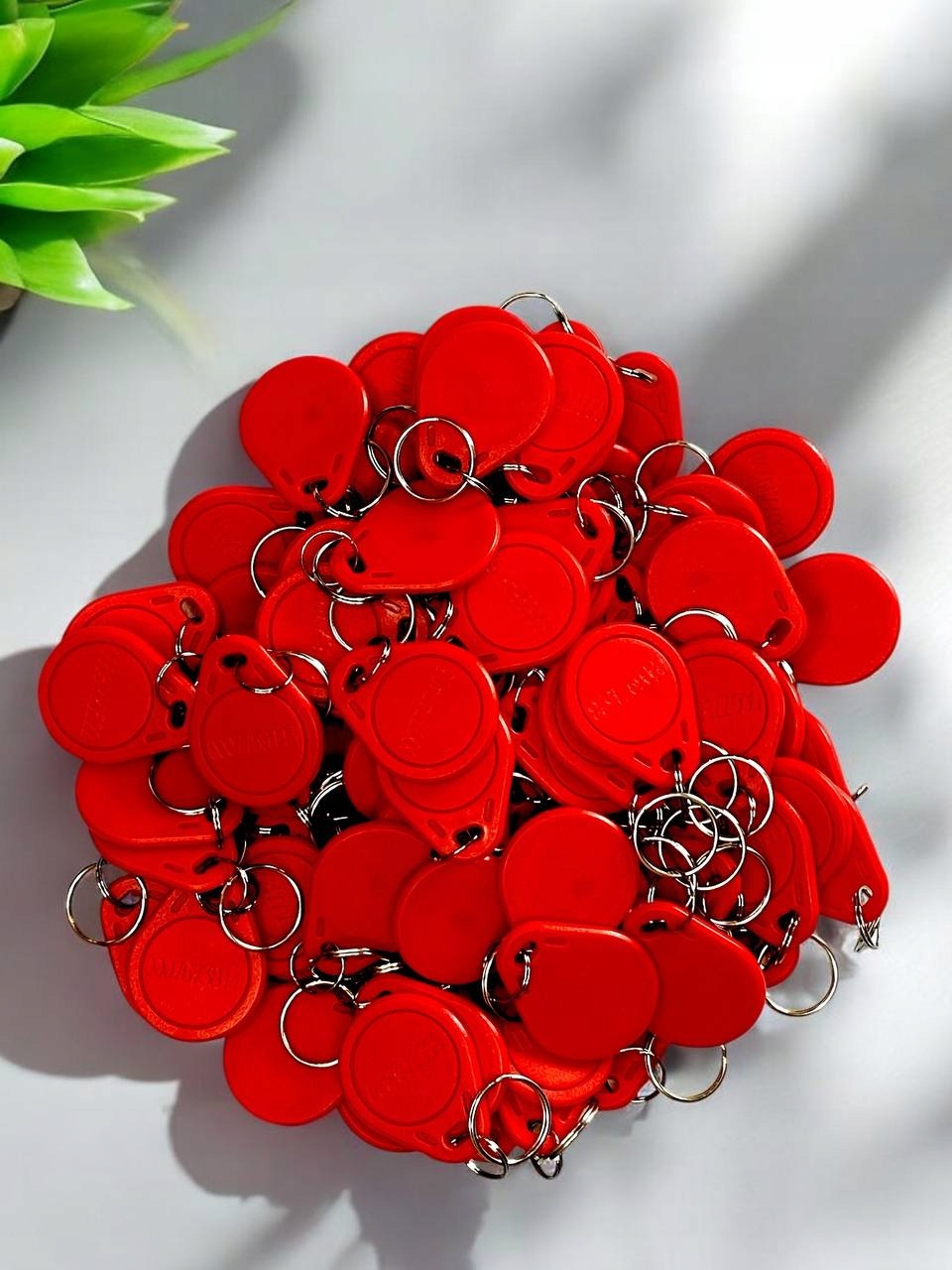 100 SZT. BRELOK BRELOCZEK RFID UNIQUE 125 kHz EM4100 kolory ZAWIESZKA Red Kod producenta MIA_RED100