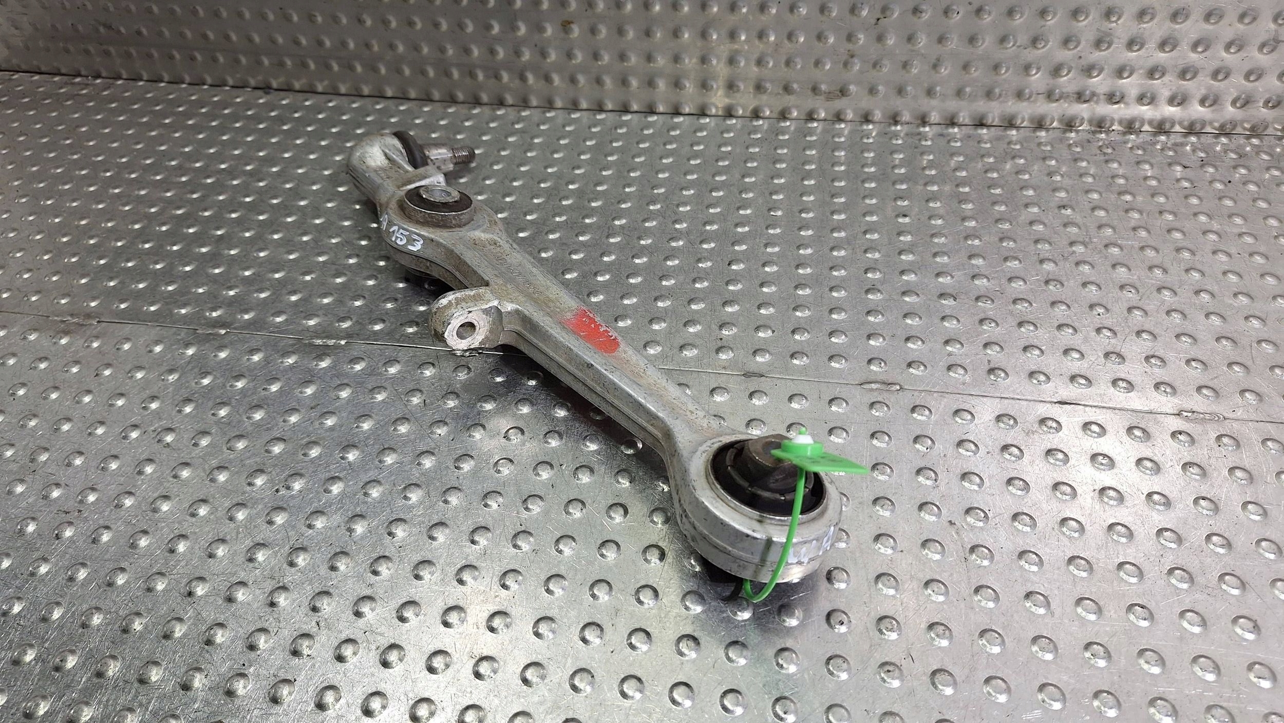 arm left front 4D0407155G VW PASSAT B5 AUDI A4 B5 A8 D2