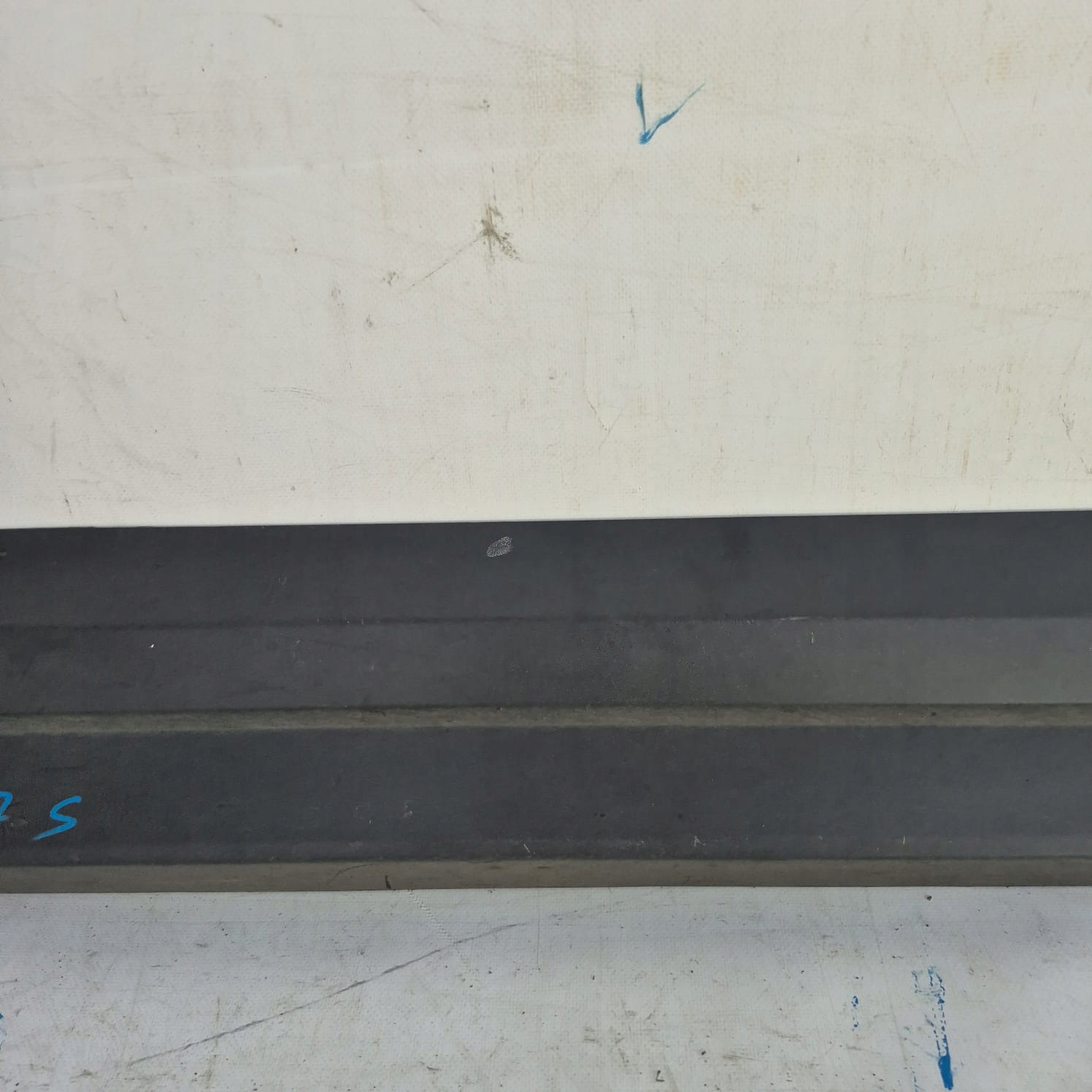 AUDI Q3 8U0 moulding door right front front