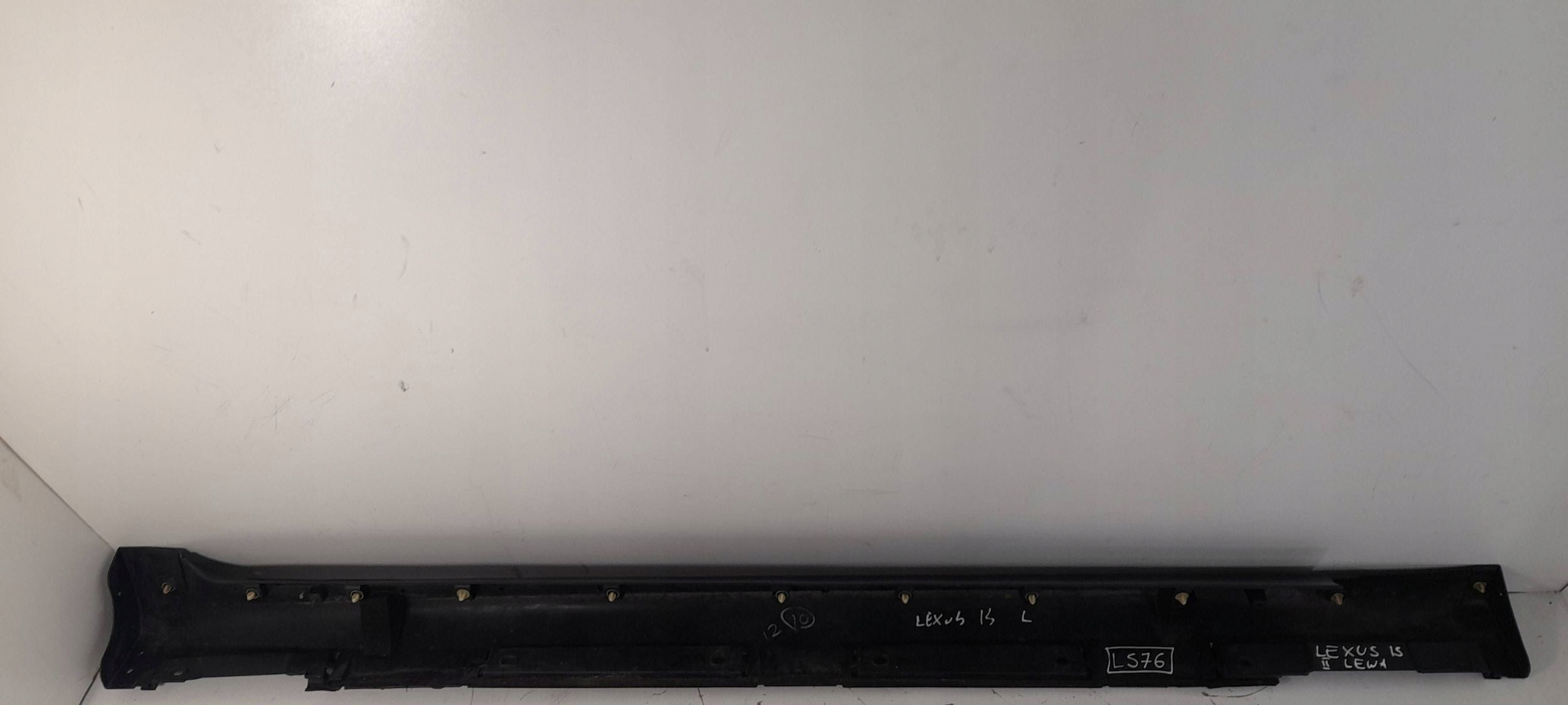 Lexus IS 220D-250-350 moulding threshold left 7586053010 (LS76)