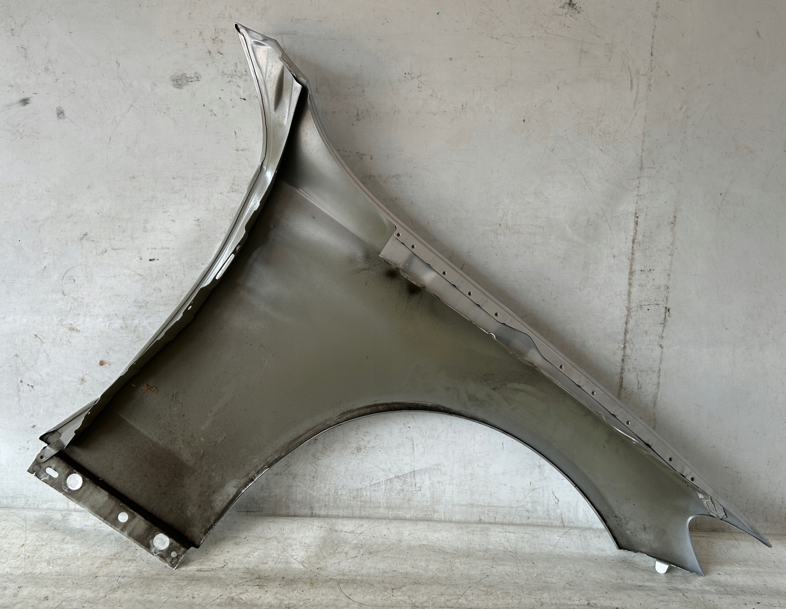 fender left front front MERCEDES C-KLASA 205