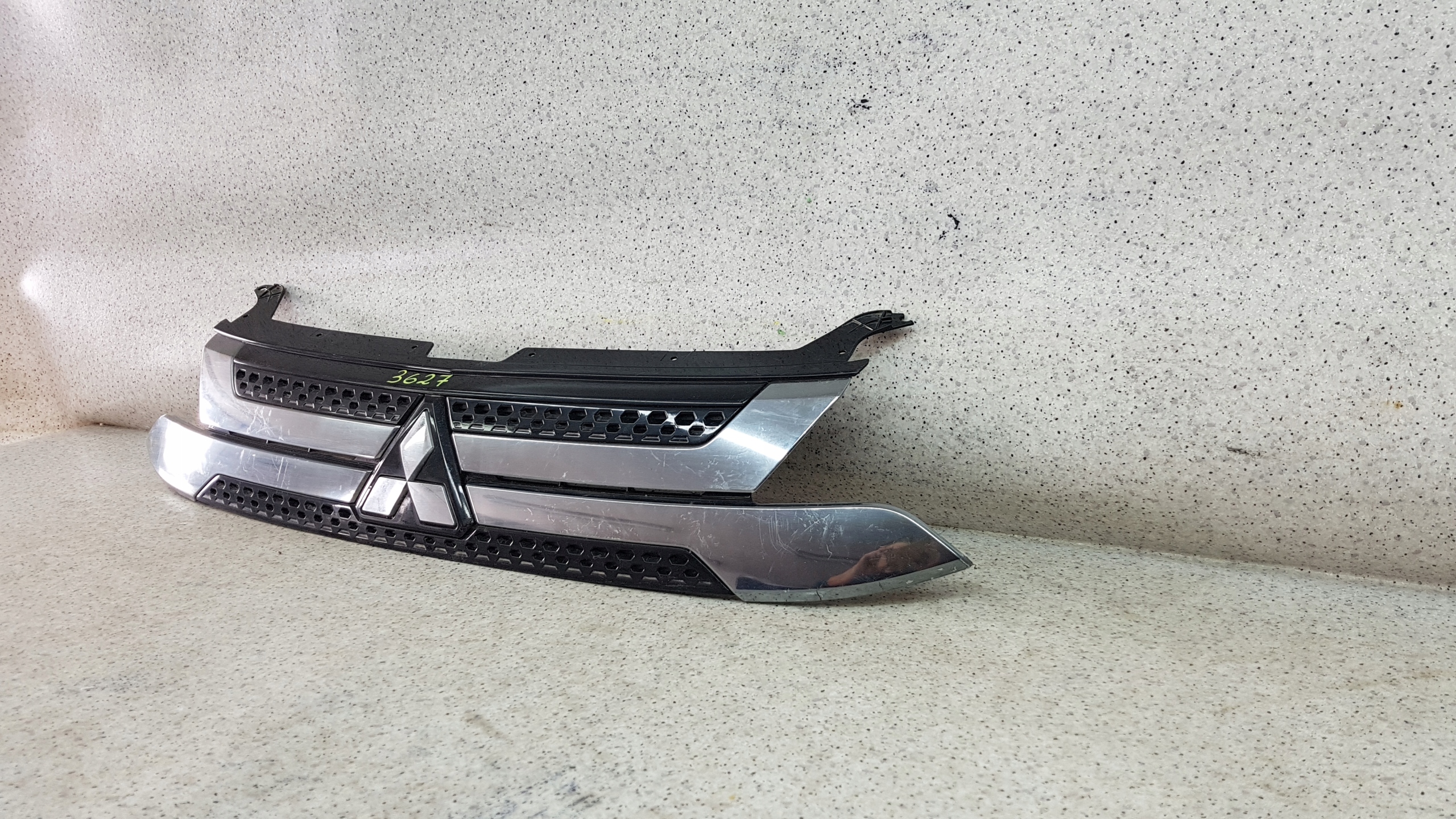 MITSUBISHI OUTLANDER III LIFT 2018- front PREKLADgrill bumper front 3627
