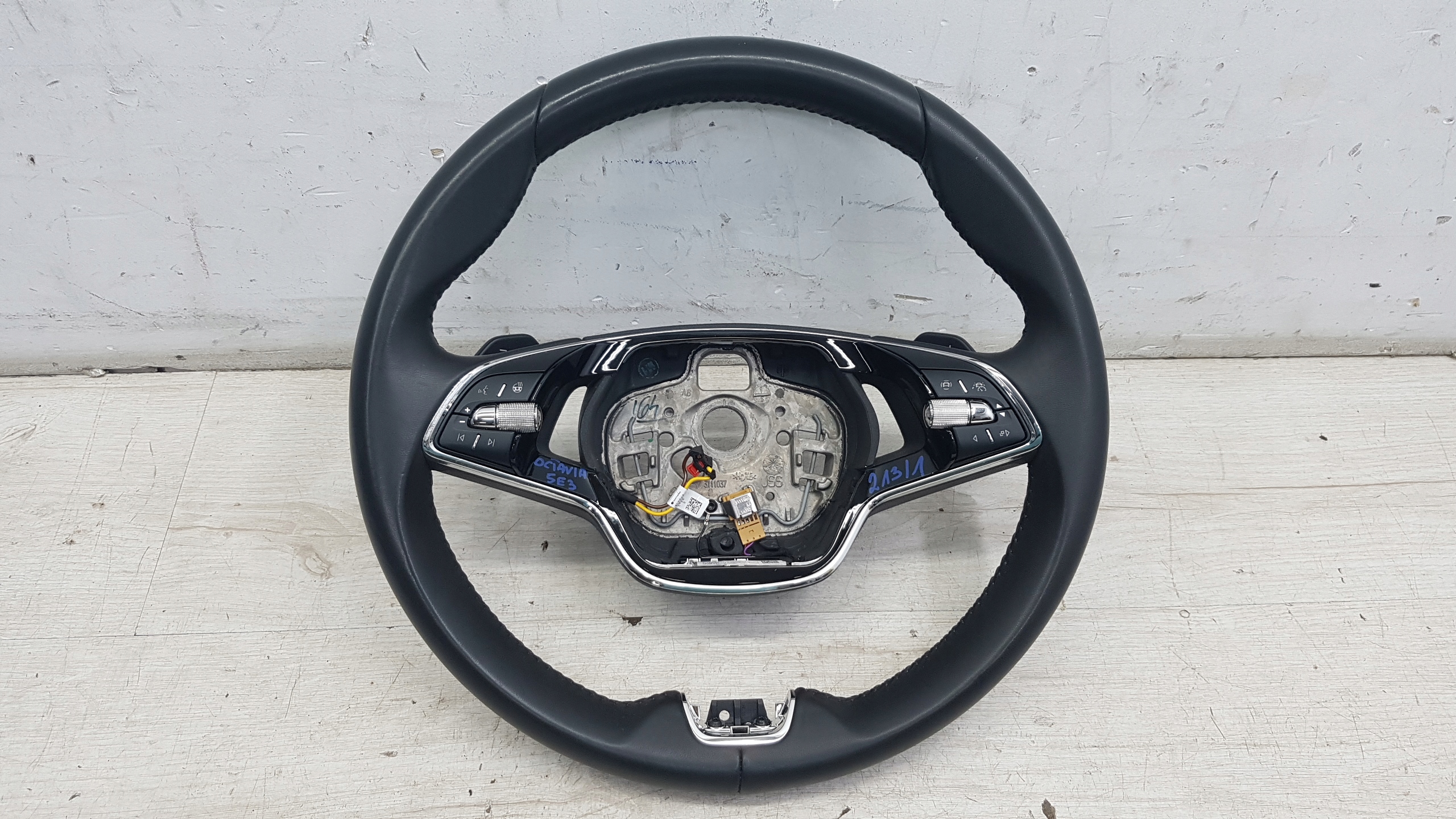 SKODA OCTAVIA 5E3 KIEROWNICA PODGRZEWANA MULTIFUNKCYJNA