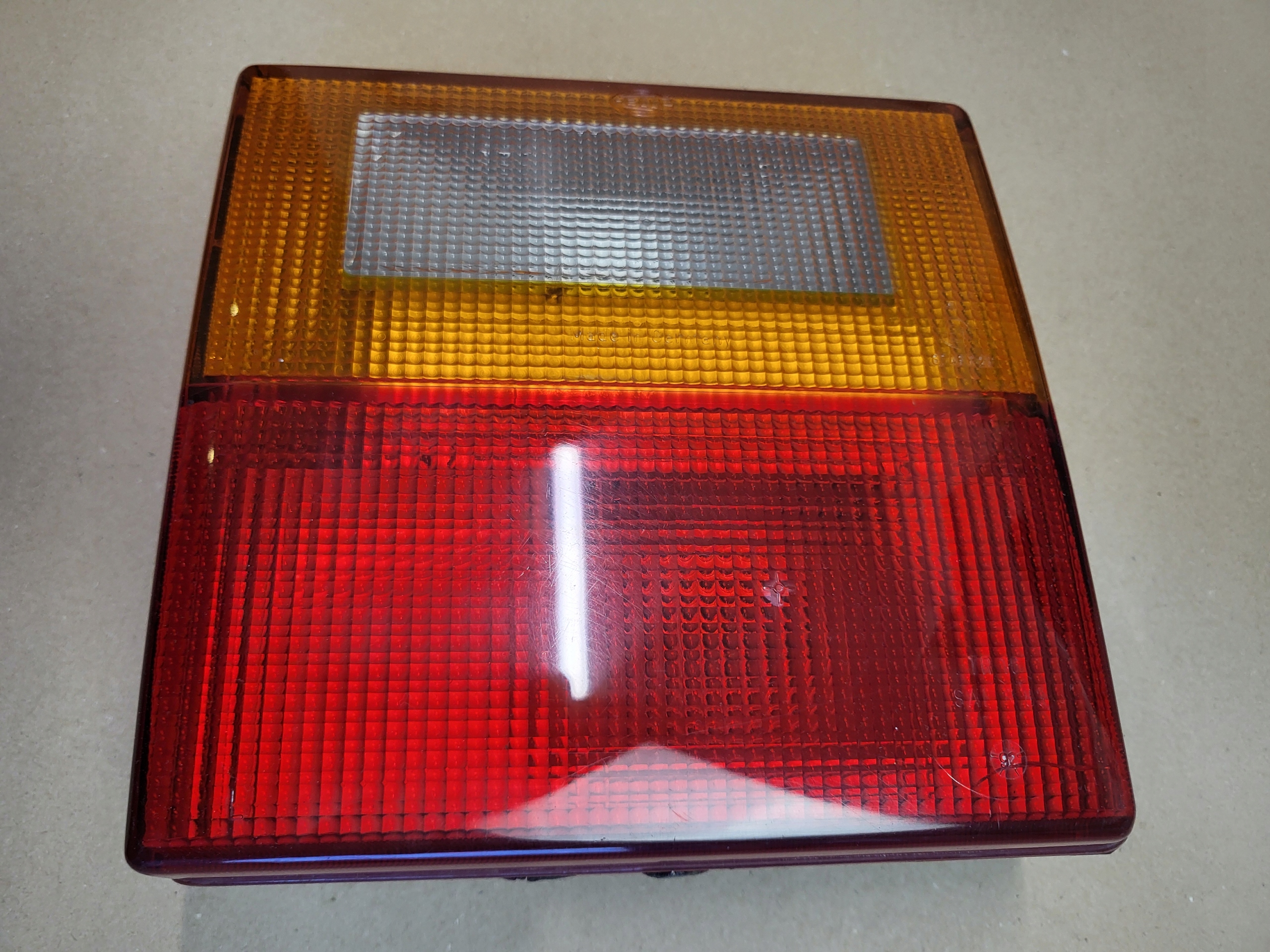 light left rear left rear part AUDI 80 B2 811945225 OE EUROPA