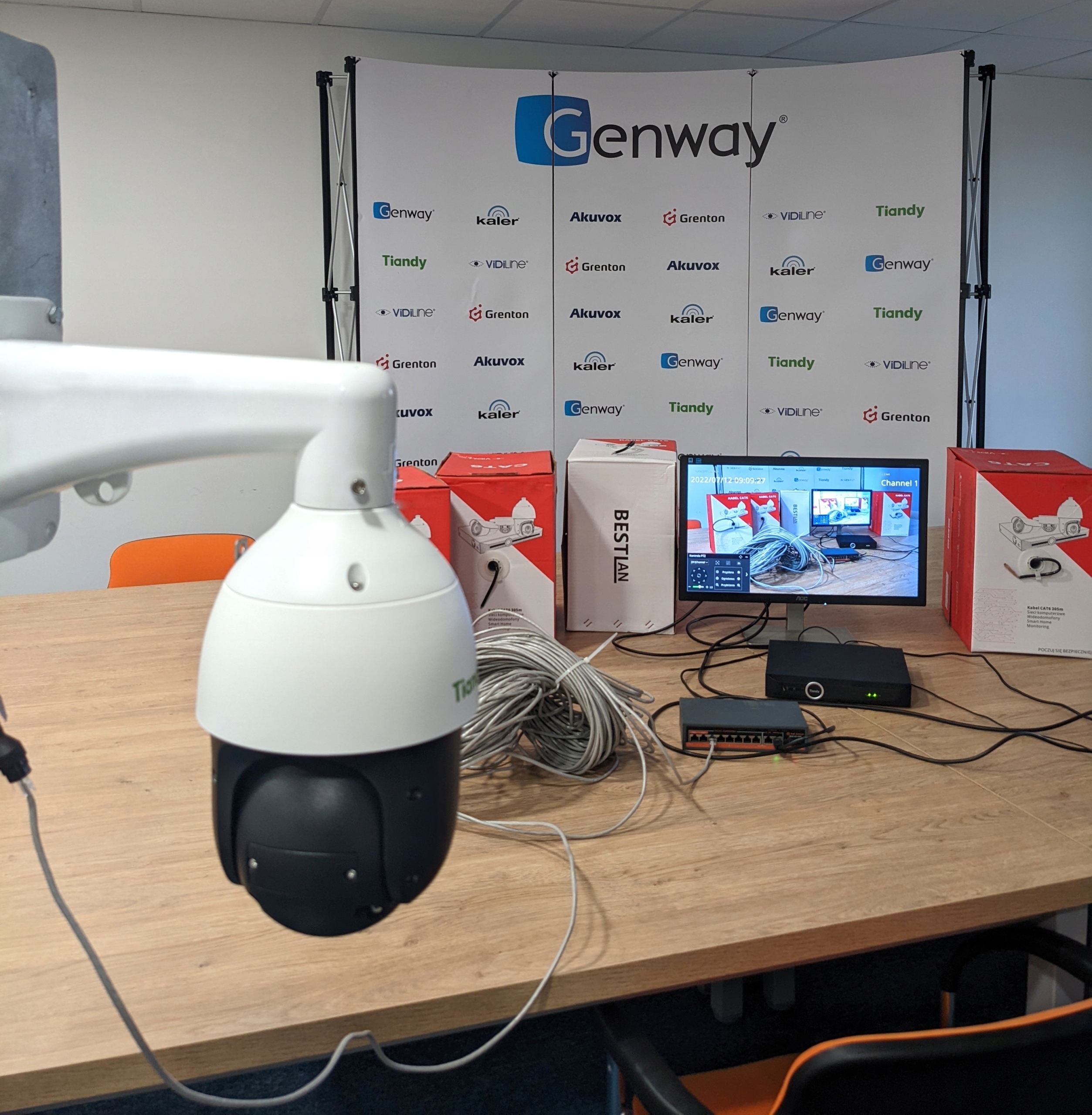 KABEL SKRĘTKA UTP CAT 5E UV DRUT CCA Zewnętrzna 305m Kolor szary