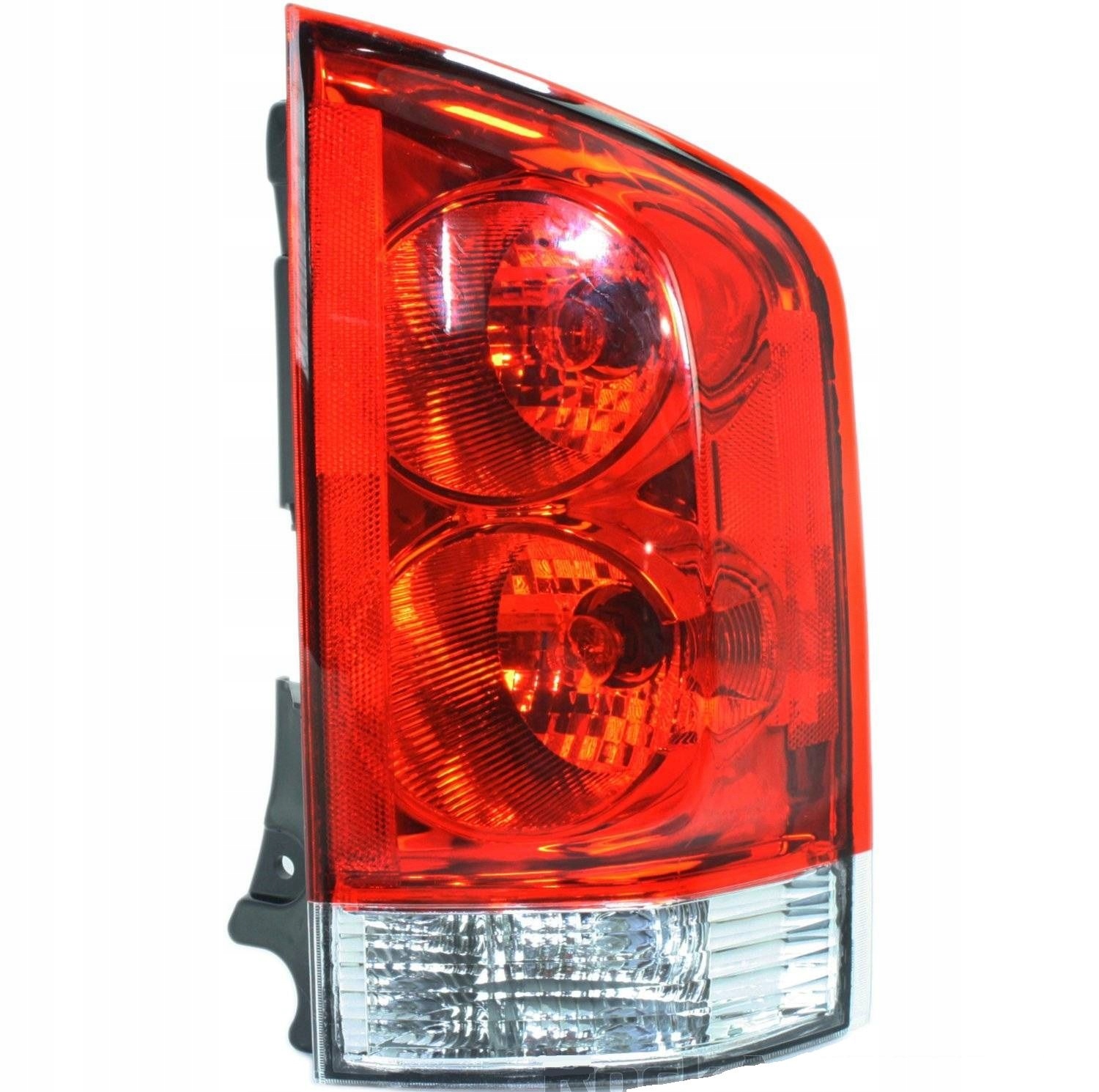 фонарь правый nissan ARMADA 05-15