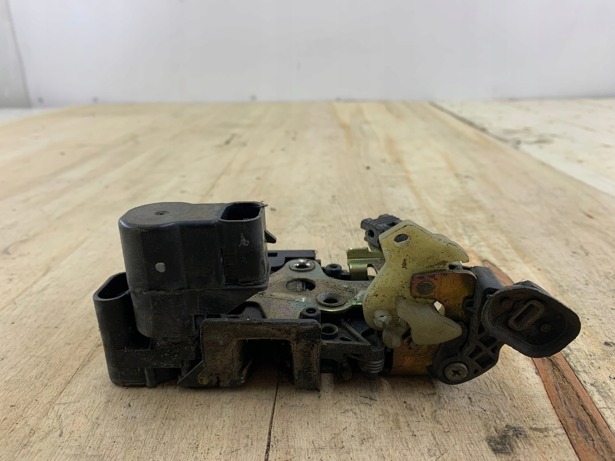 ALFA ROMEO 156 lock door left rear part