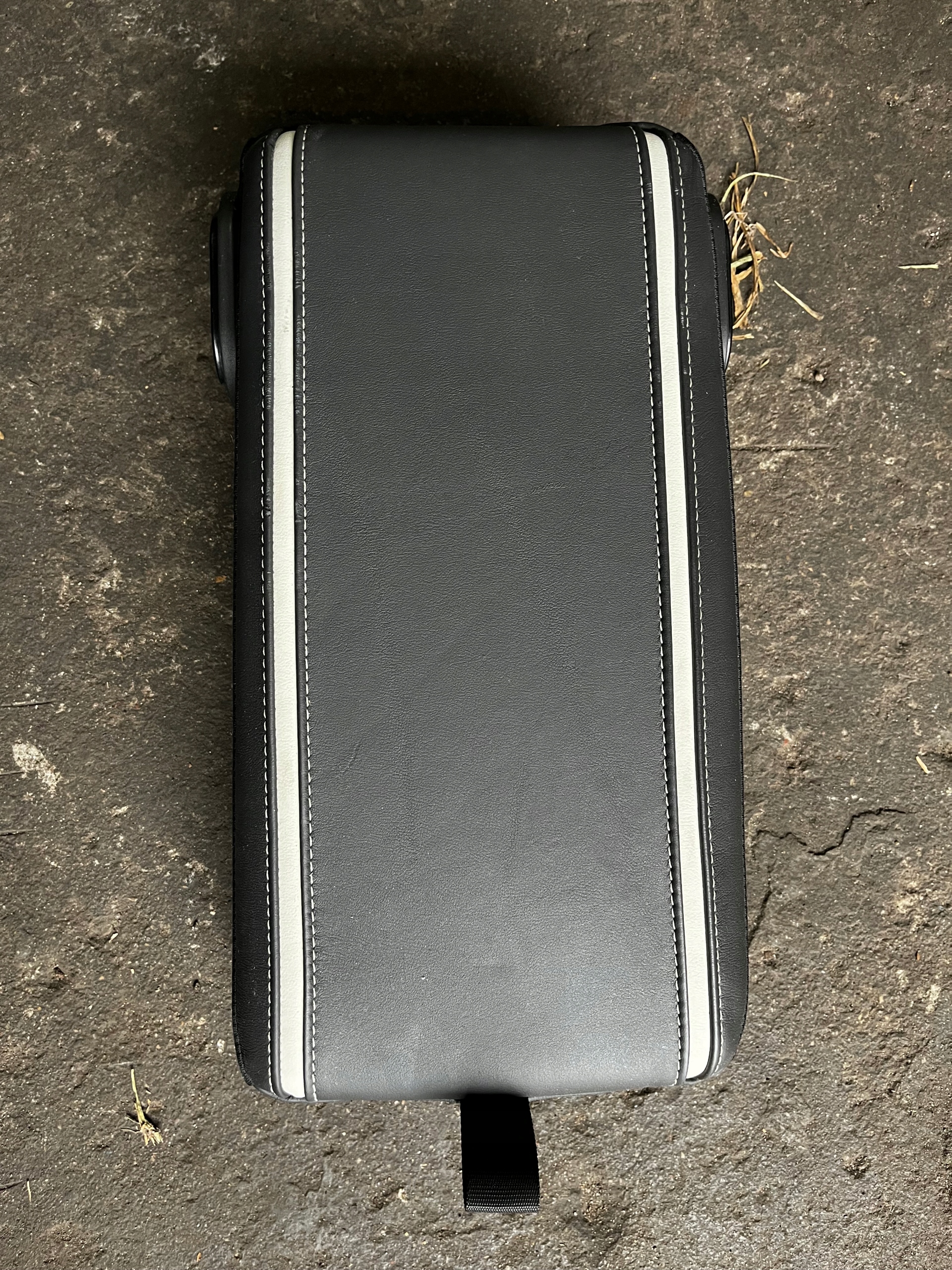 87 FORD KUGA MK2 VIGNALE PODŁOKIETNIK KANAPY