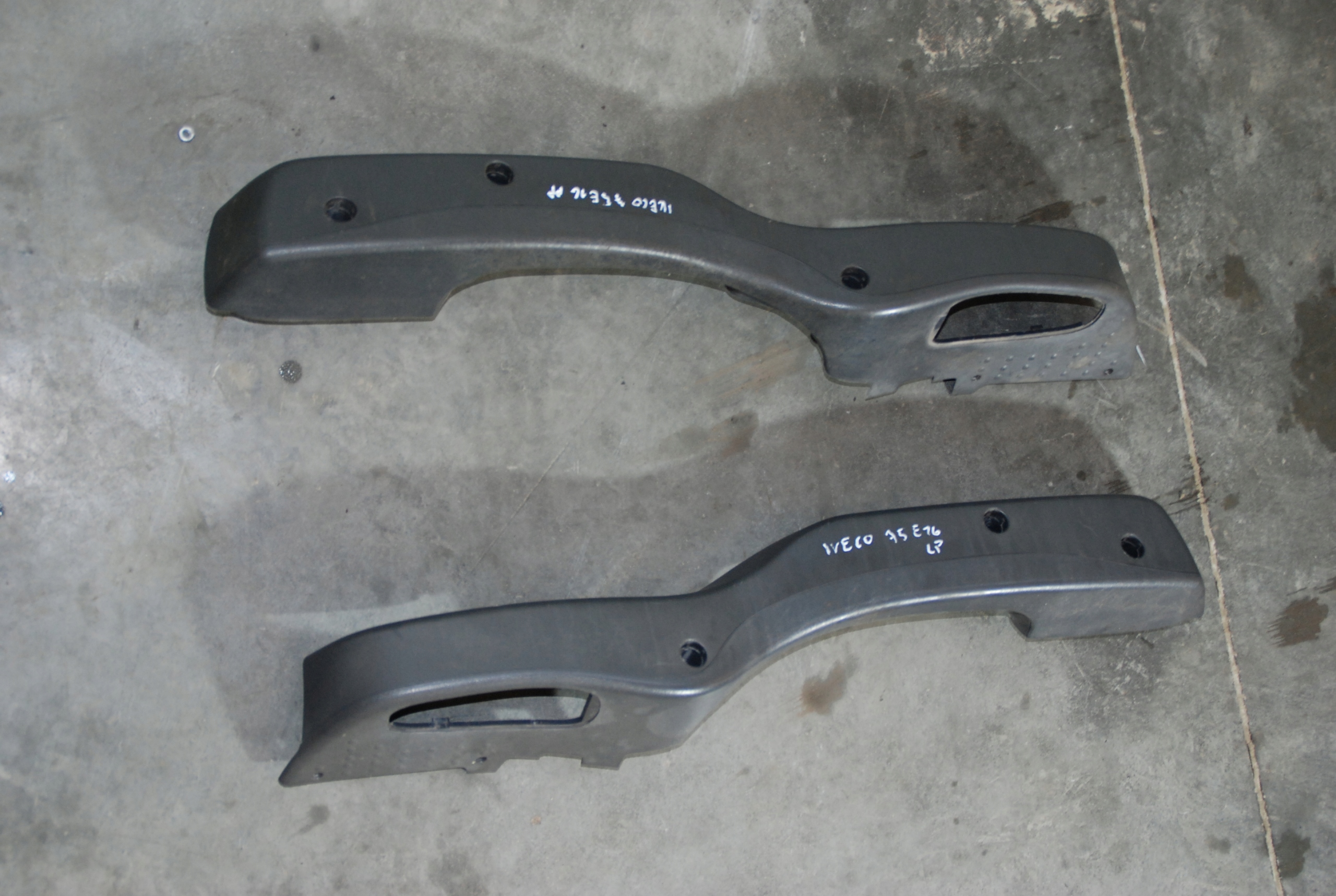 IVECO EUROCARGO III 08 RACZKA UCHWYT DRZWI P L Car type Trucks