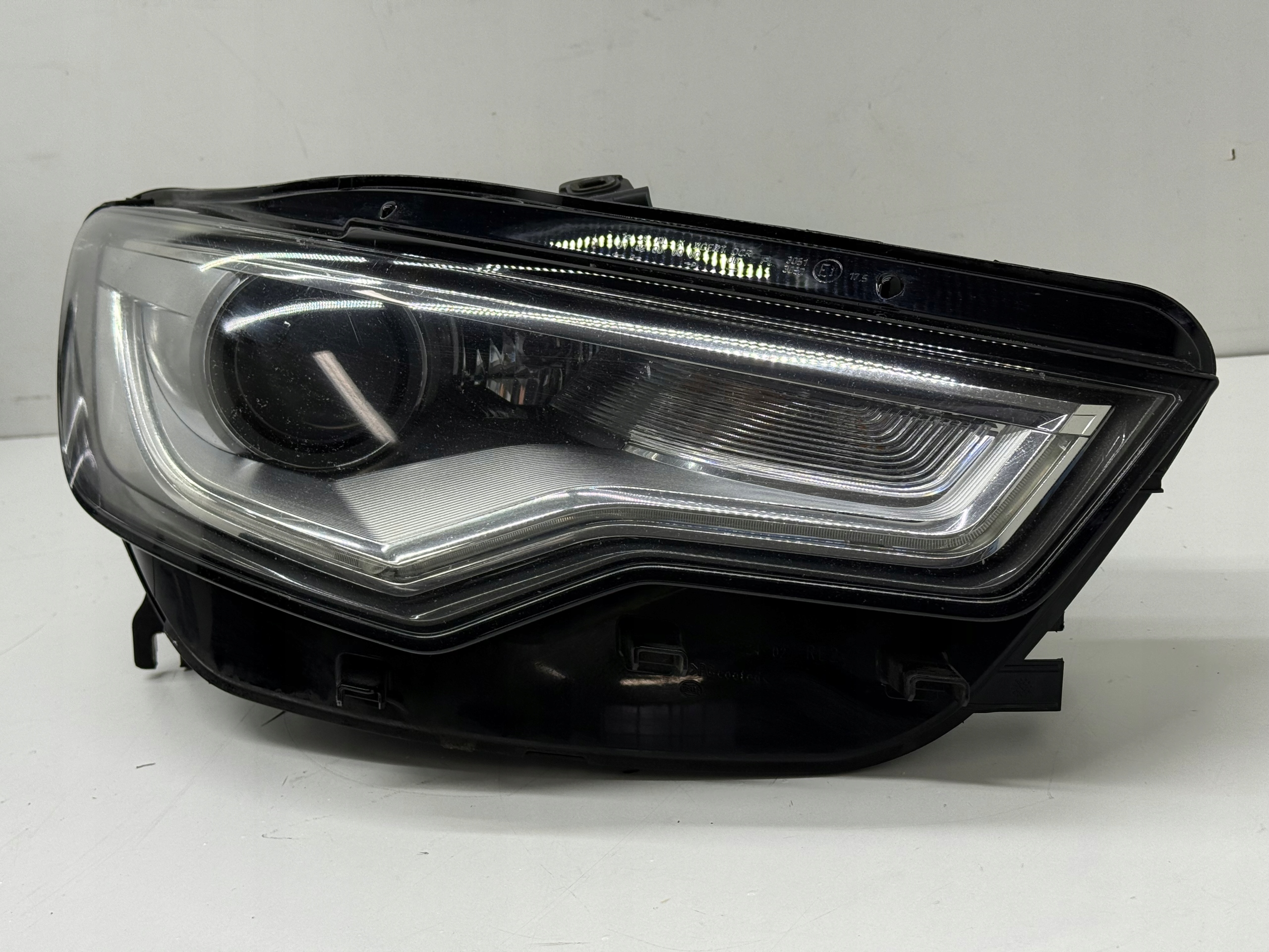AUDI A6 C7 light reflektor right front BI-XENON XENON original!