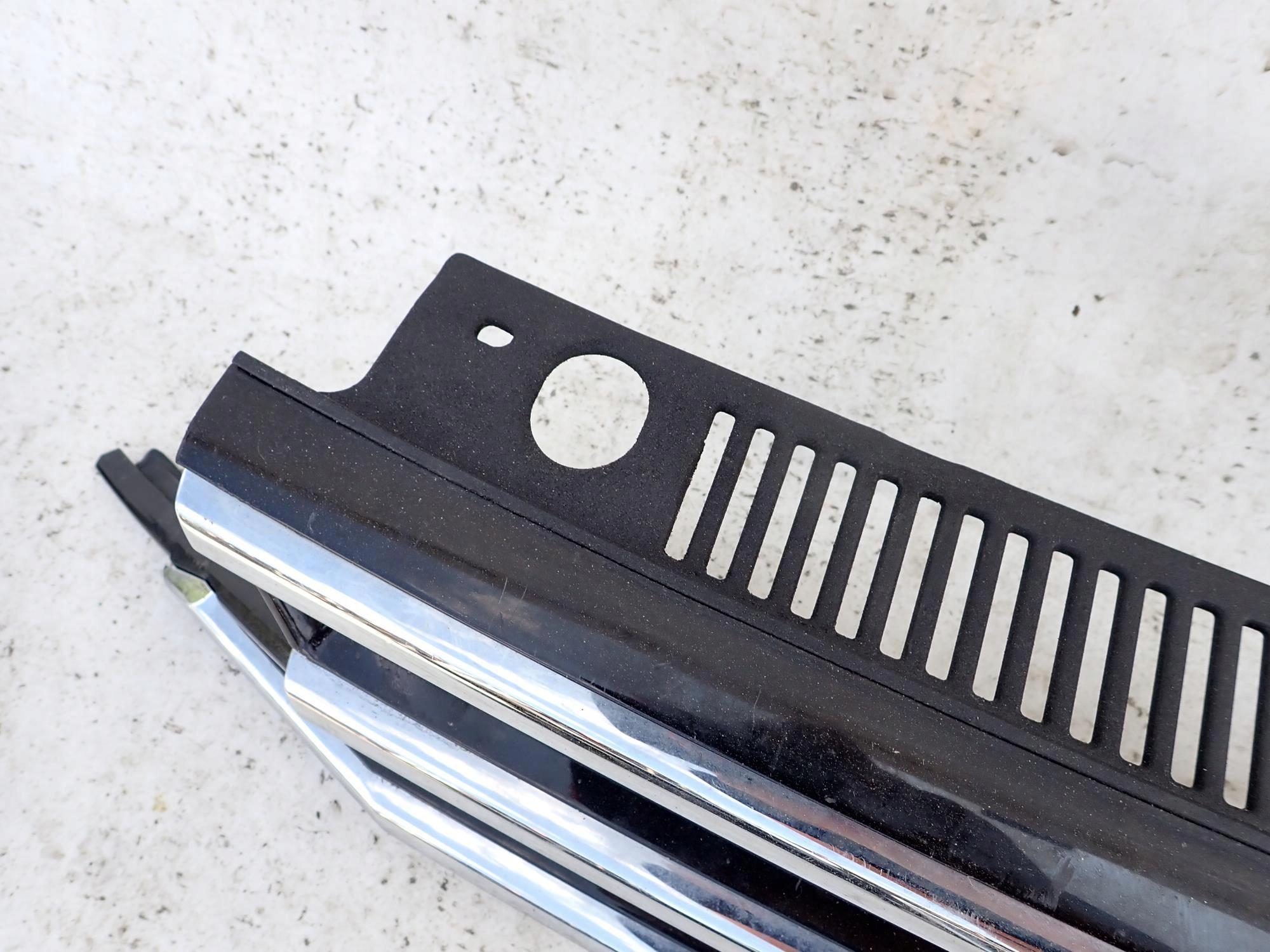 VW TOURAN II 2 15-> Grill Grill