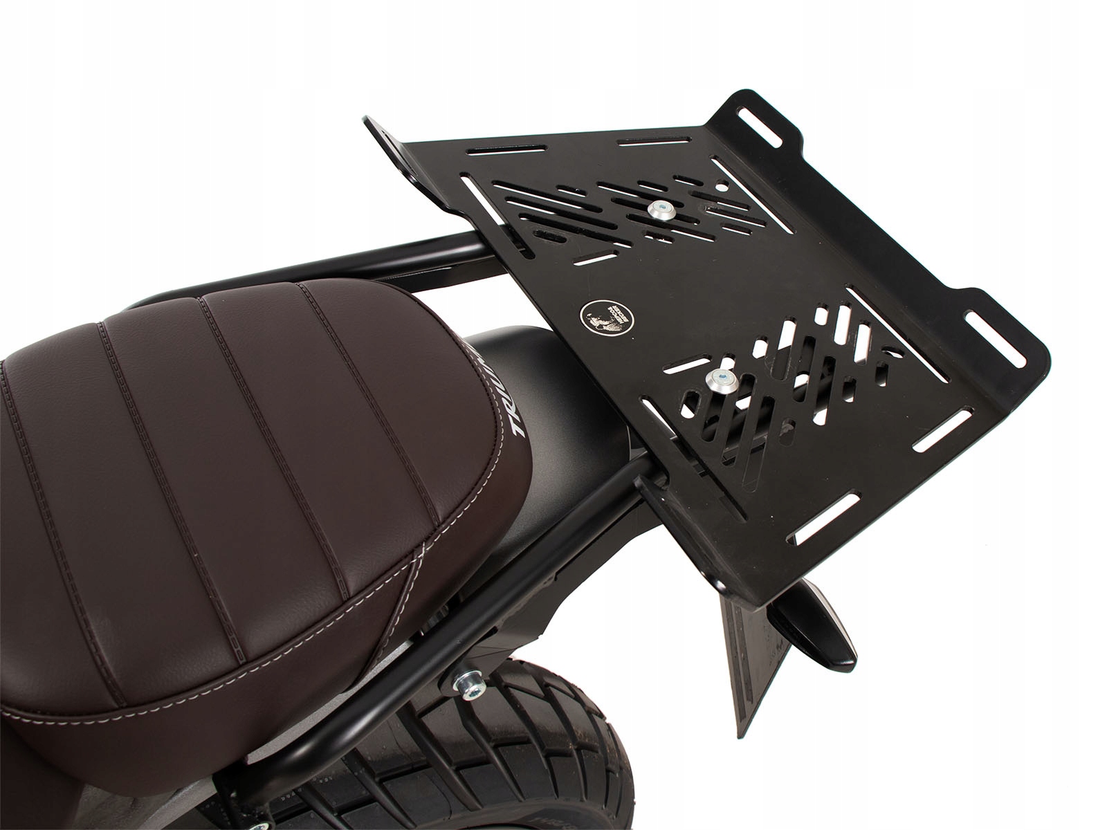 Zväčšenie zadnej časti v čiernej farbe pre Triumph Scrambler 400 X (2024-)