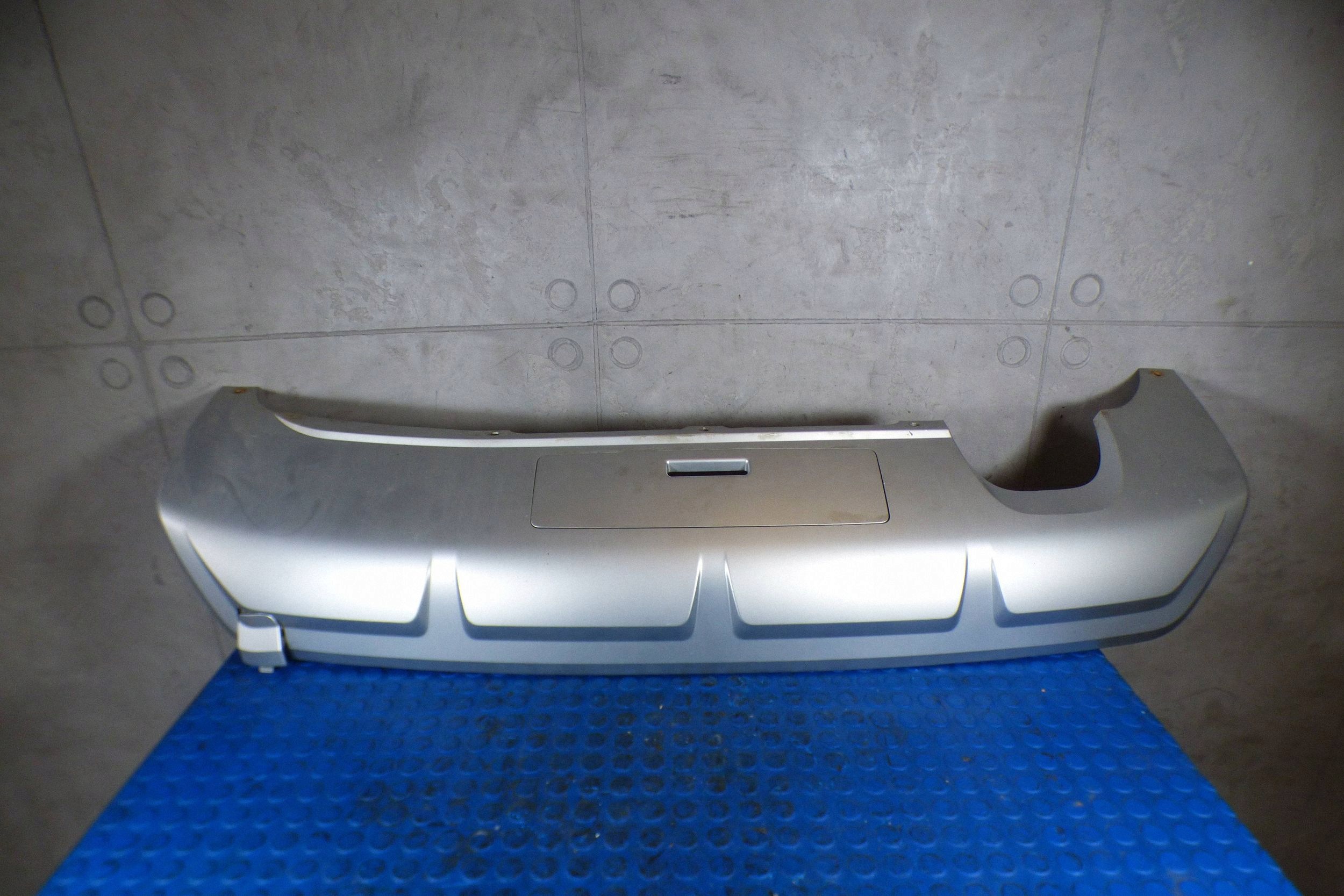 diffuseur couverture spoiler pare choc arrière 5L6807835B 5L6807499A Skoda Yeti