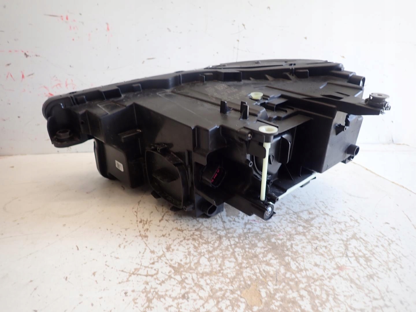 light front right AUDI Q4 E-TRON 2020- 89A