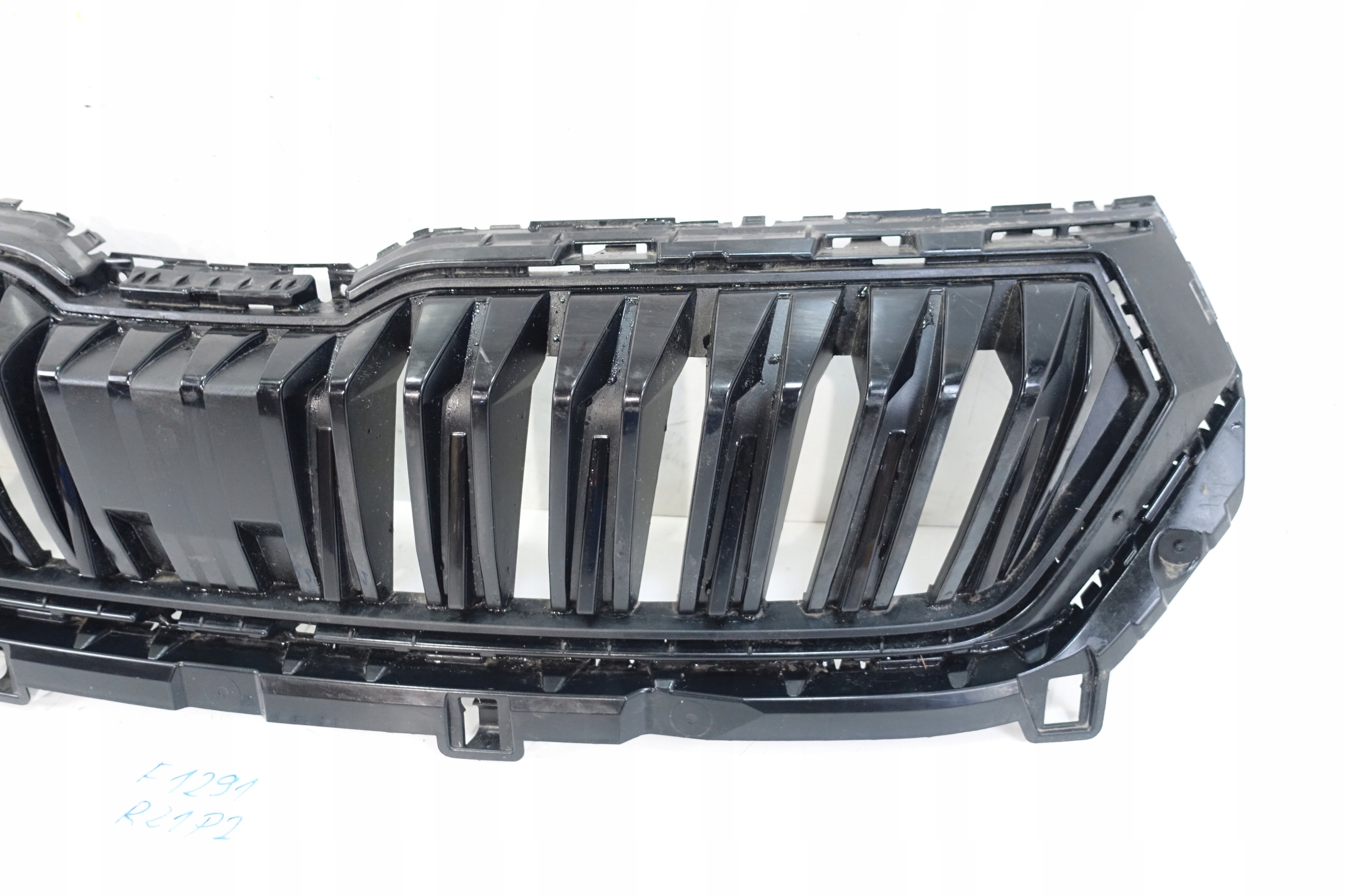 SKODA KAROQ 57A 2017- front PREKLADgrill bumper front 57A853653G