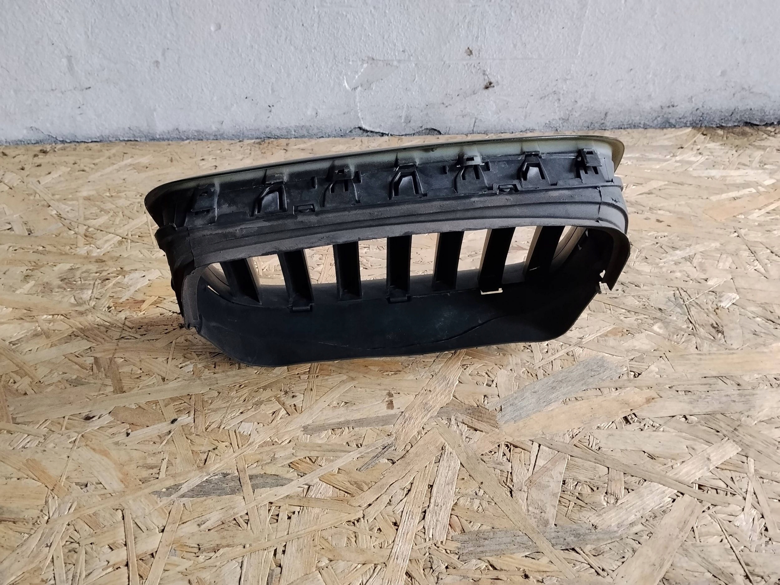 grill front left part BMW X6 E71 7171395