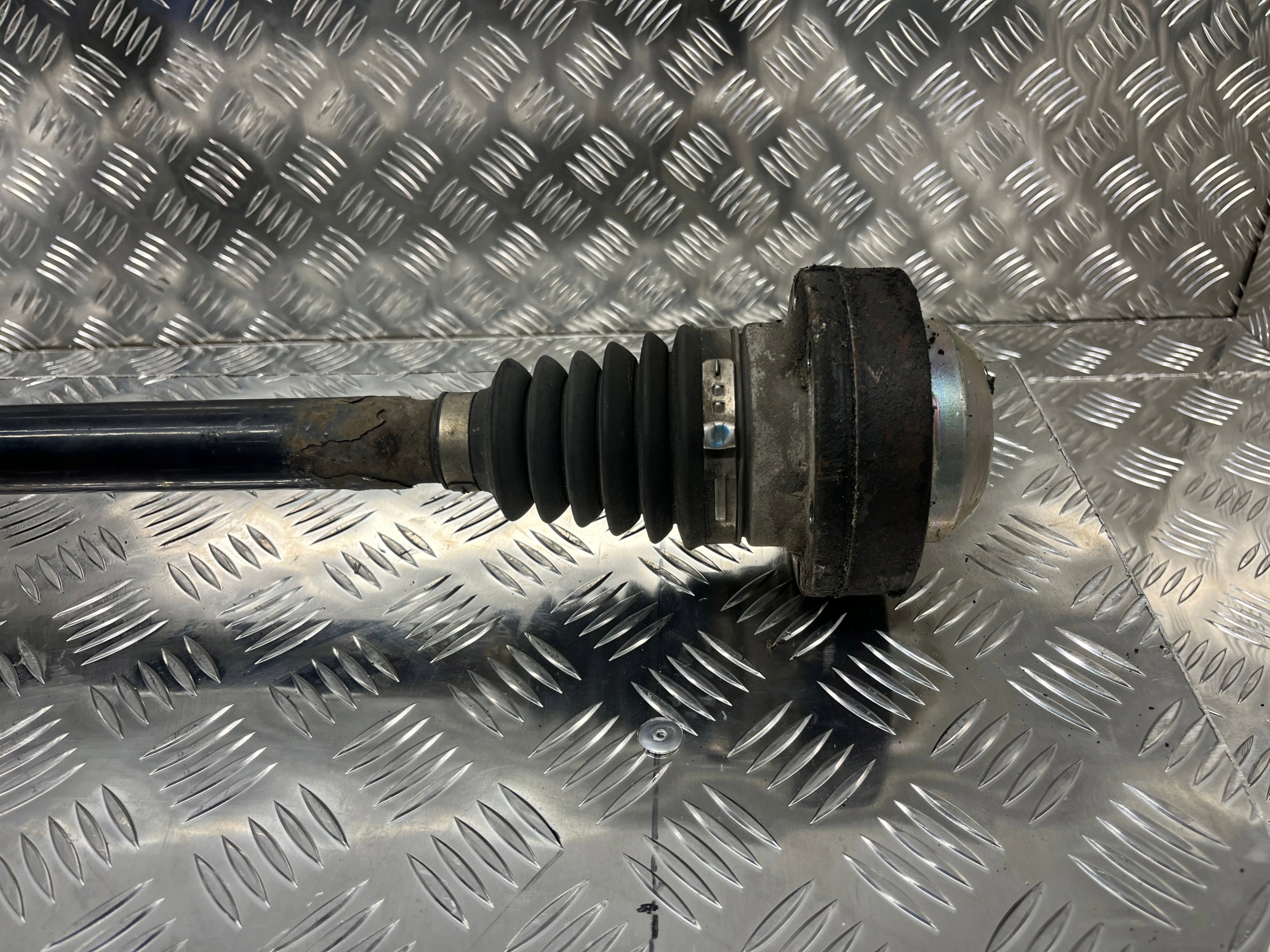 semi-axis semi-axis left rear AUDI A6-C6 4F0501203B
