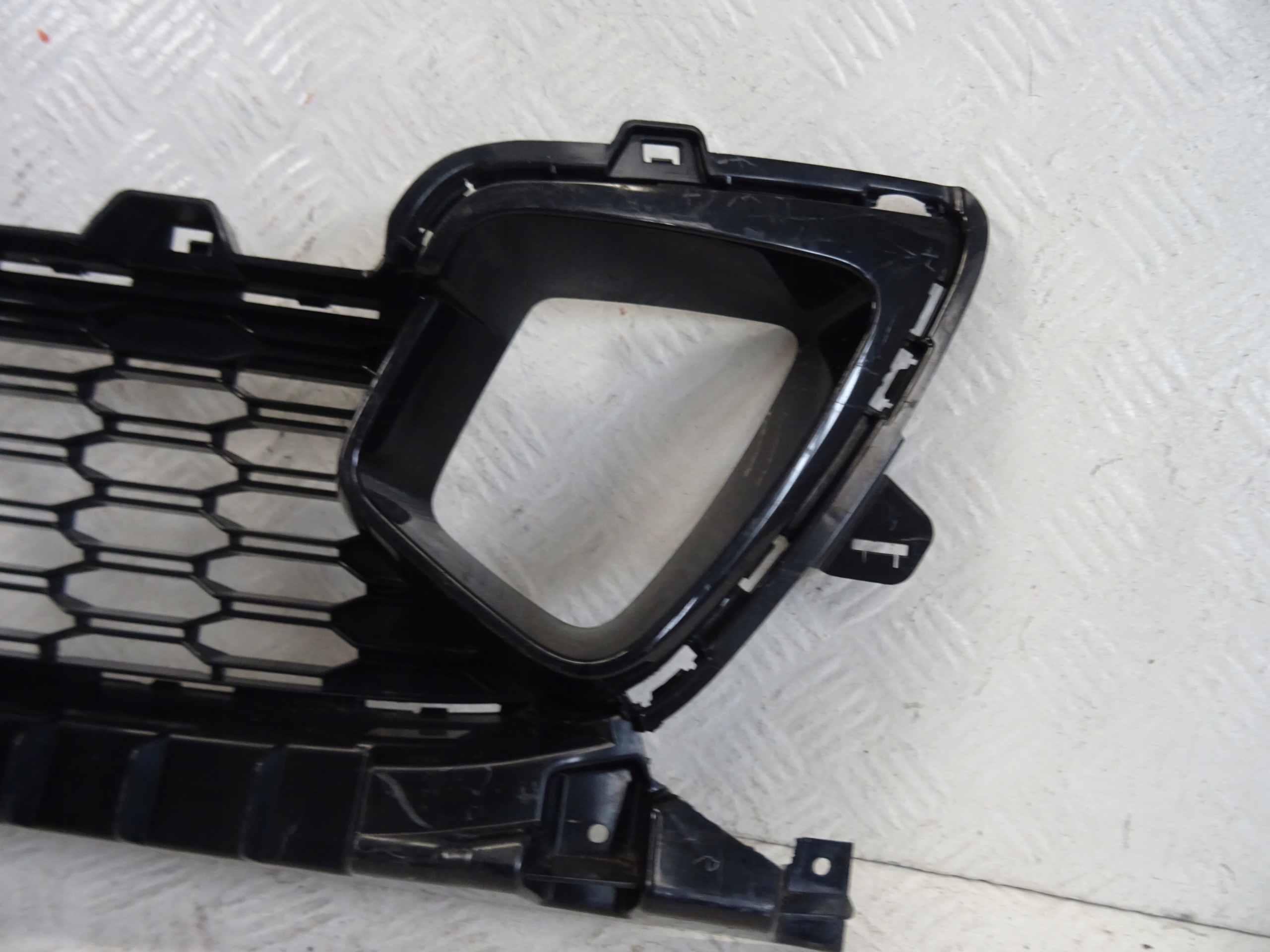 grid of a bumper front front central BMW 2 F44 m-packet 51118075480