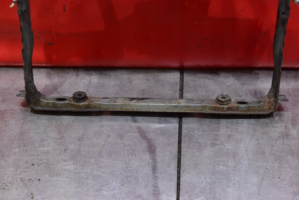 support panel for radiators pillar TOYOTA AURIS 1 and 1.4 VVT-and 97 KM 06-09