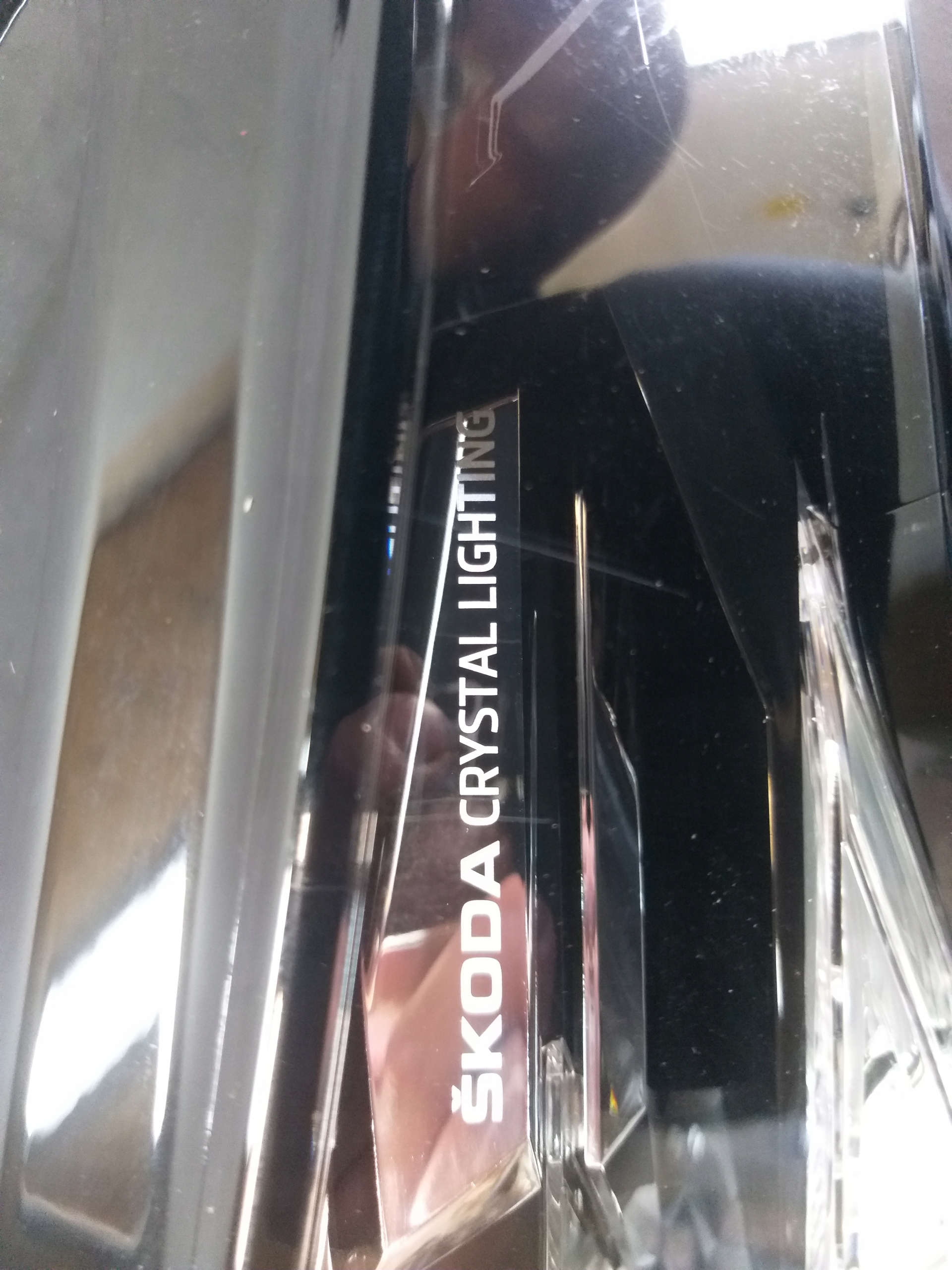 LIGHT FRONT LEFT SKODA ENYAQ FULL LED
