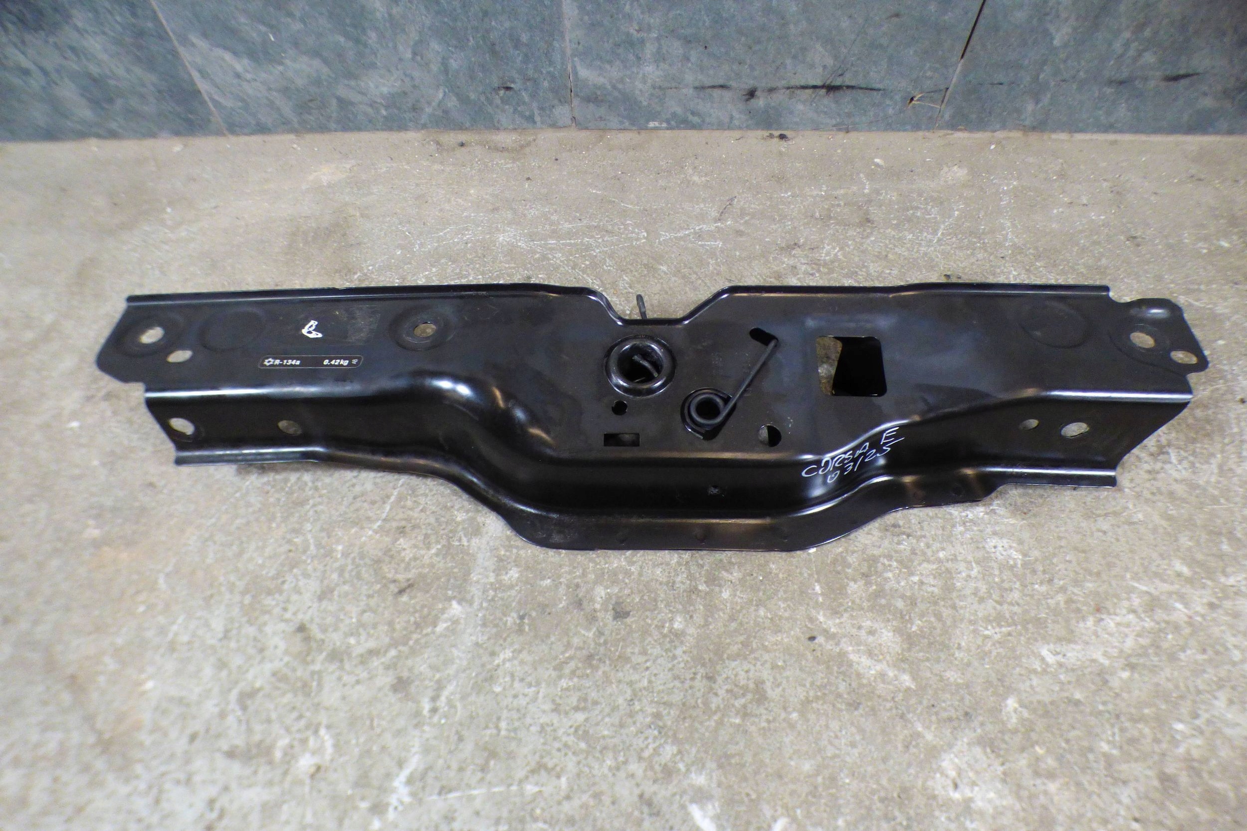 wall support front sider upper stbdb 13434800 original Opel Corsa E