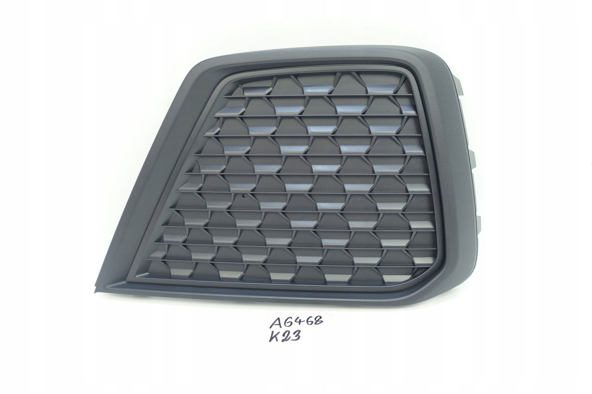 grid of a bumper left front AUDI A1 82A807681F