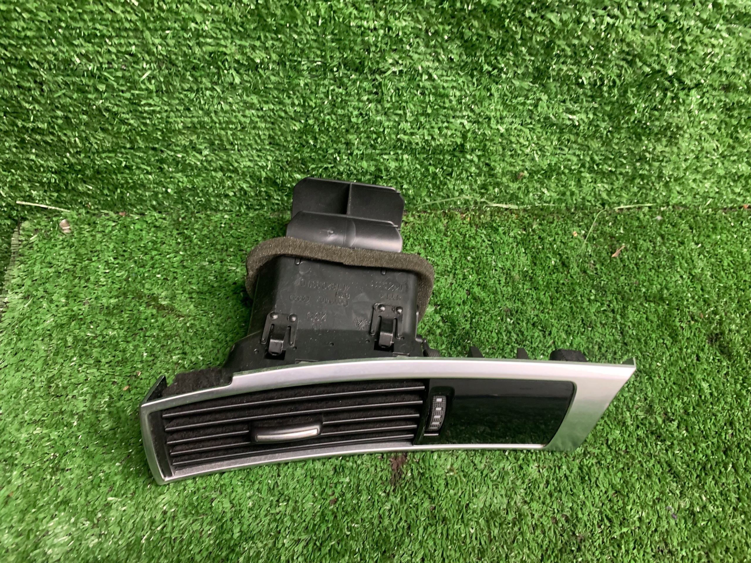 grid air conditioning devices black kierowca Audi A6 C6 4F1820901D