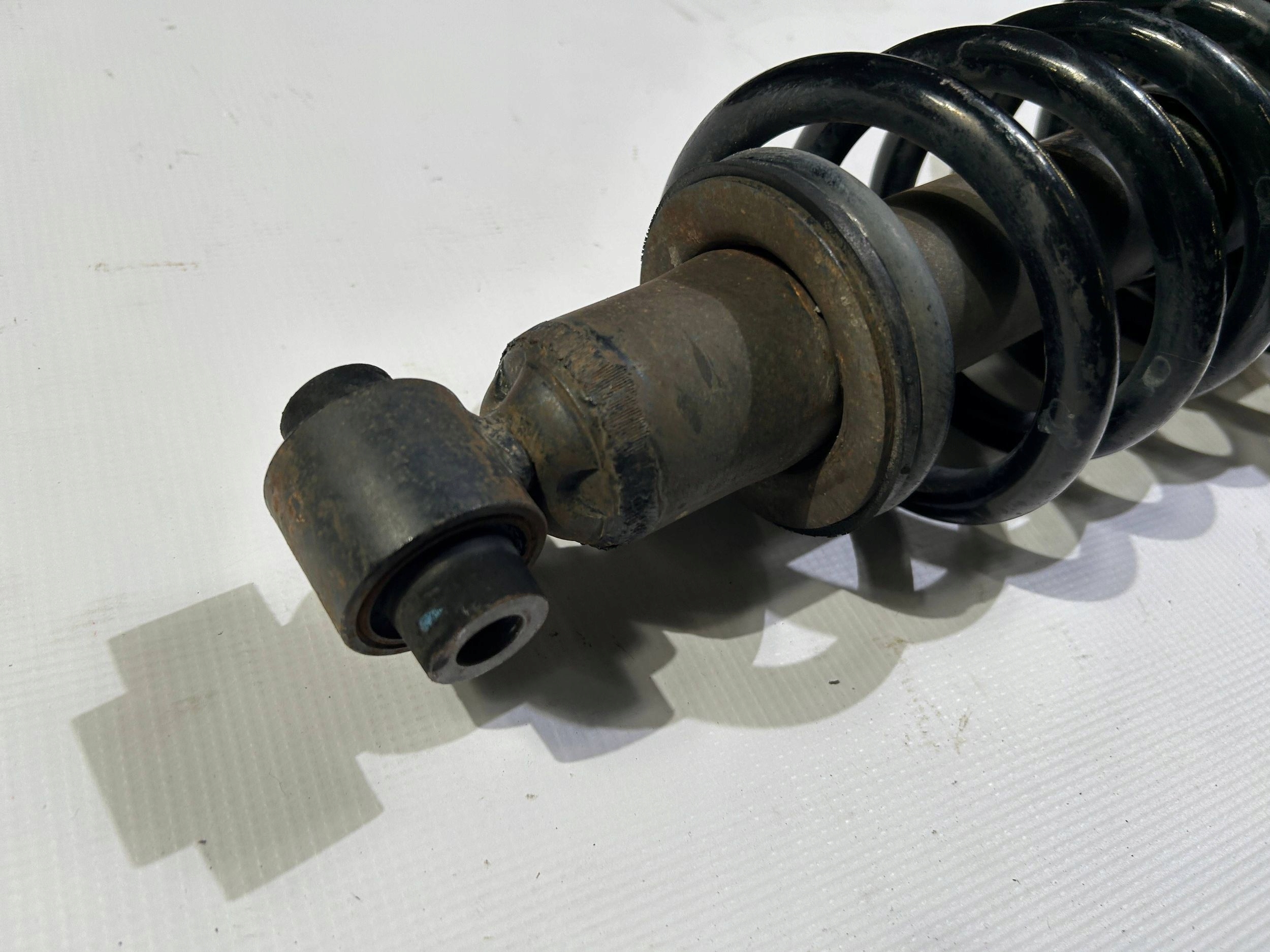 shock absorber left spring left rear part rear Chevrolet Camaro SS 2009-2015
