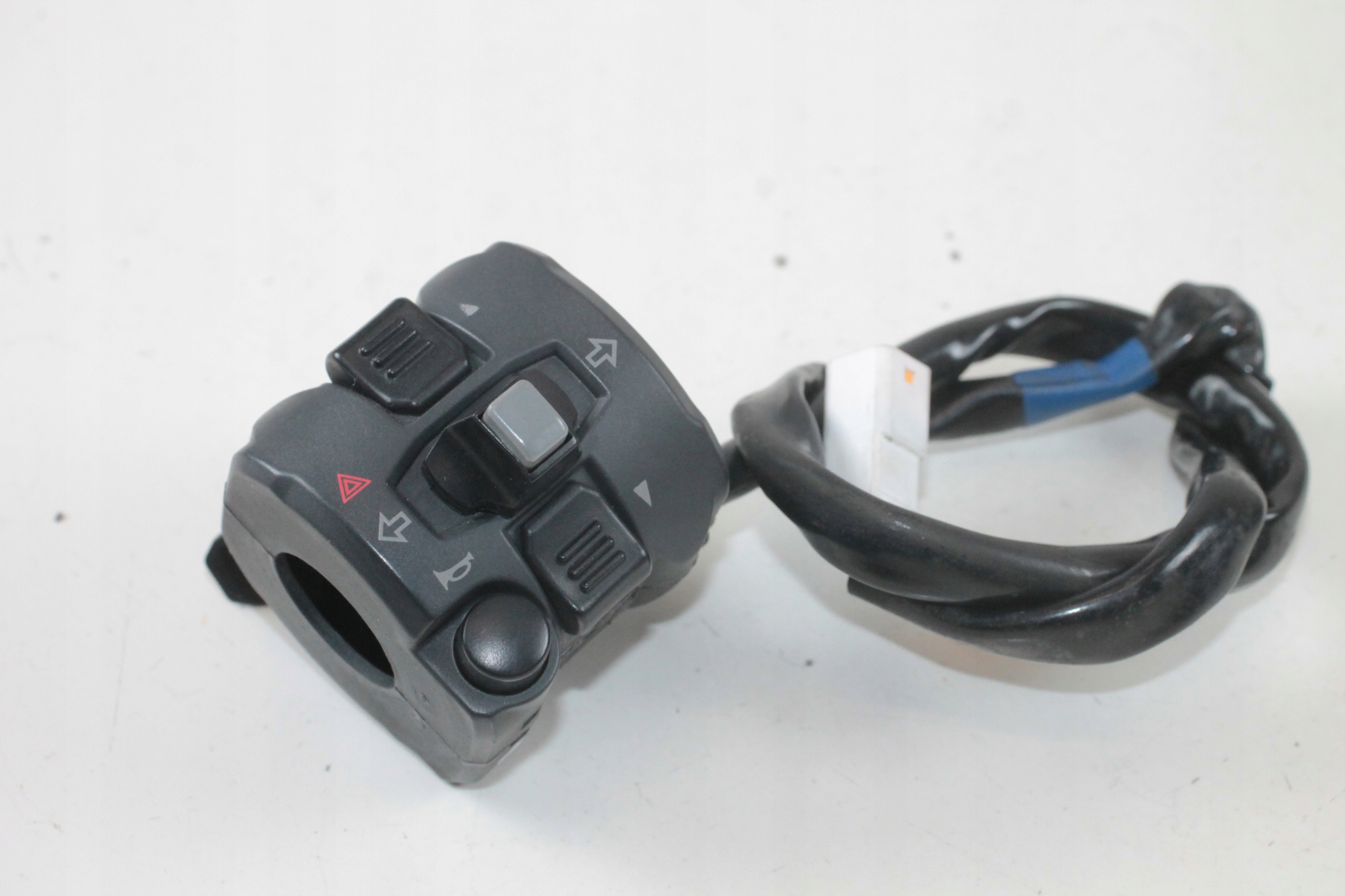 DUCATI MONSTER 821 1200 PRZEŁĄCZNIK