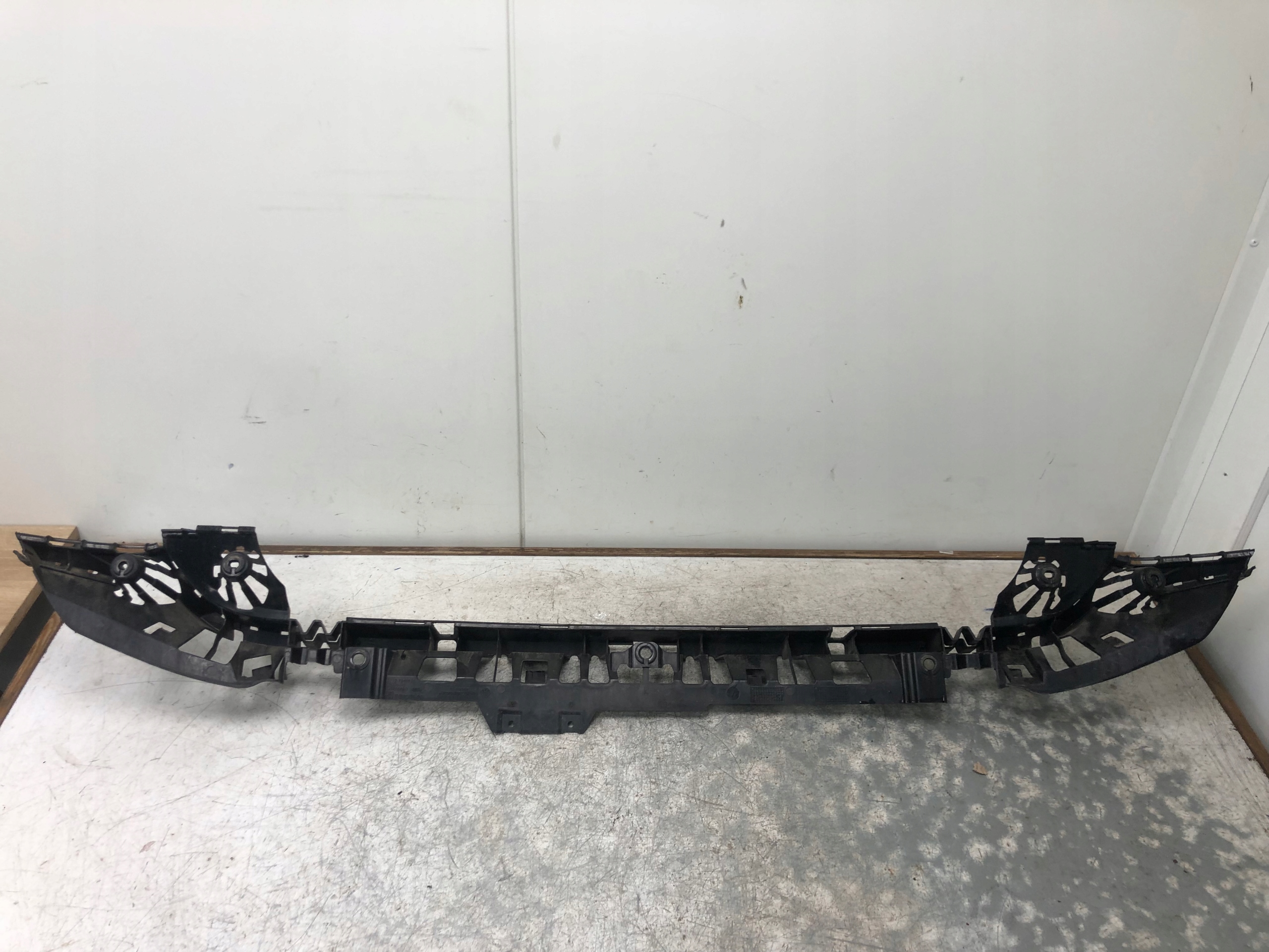 bumper bracket rear part BMW F20 7240953