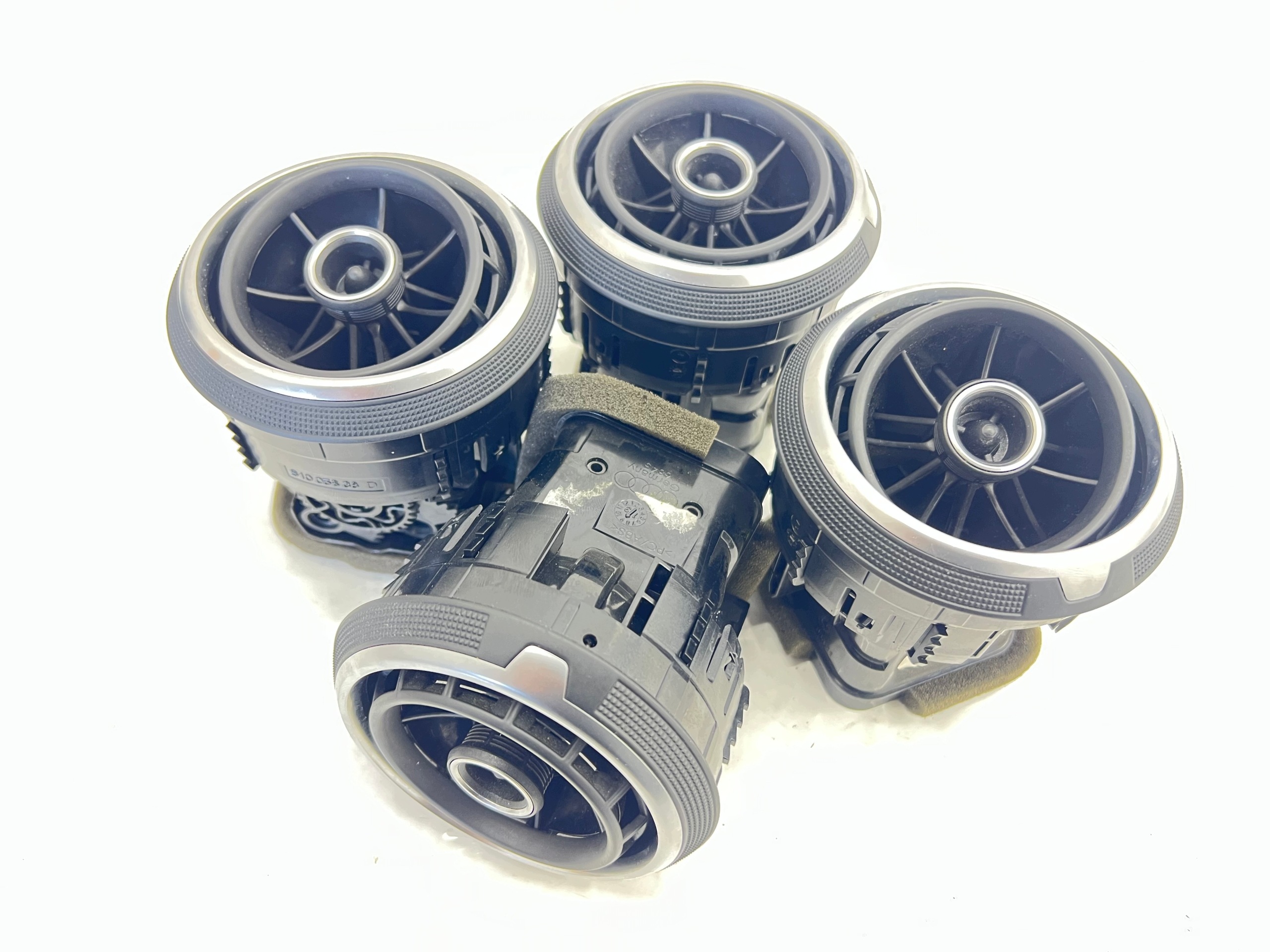 4X grid air conditioning devices of the dashboard consoles front front AUDI A3 8V 8V0820901