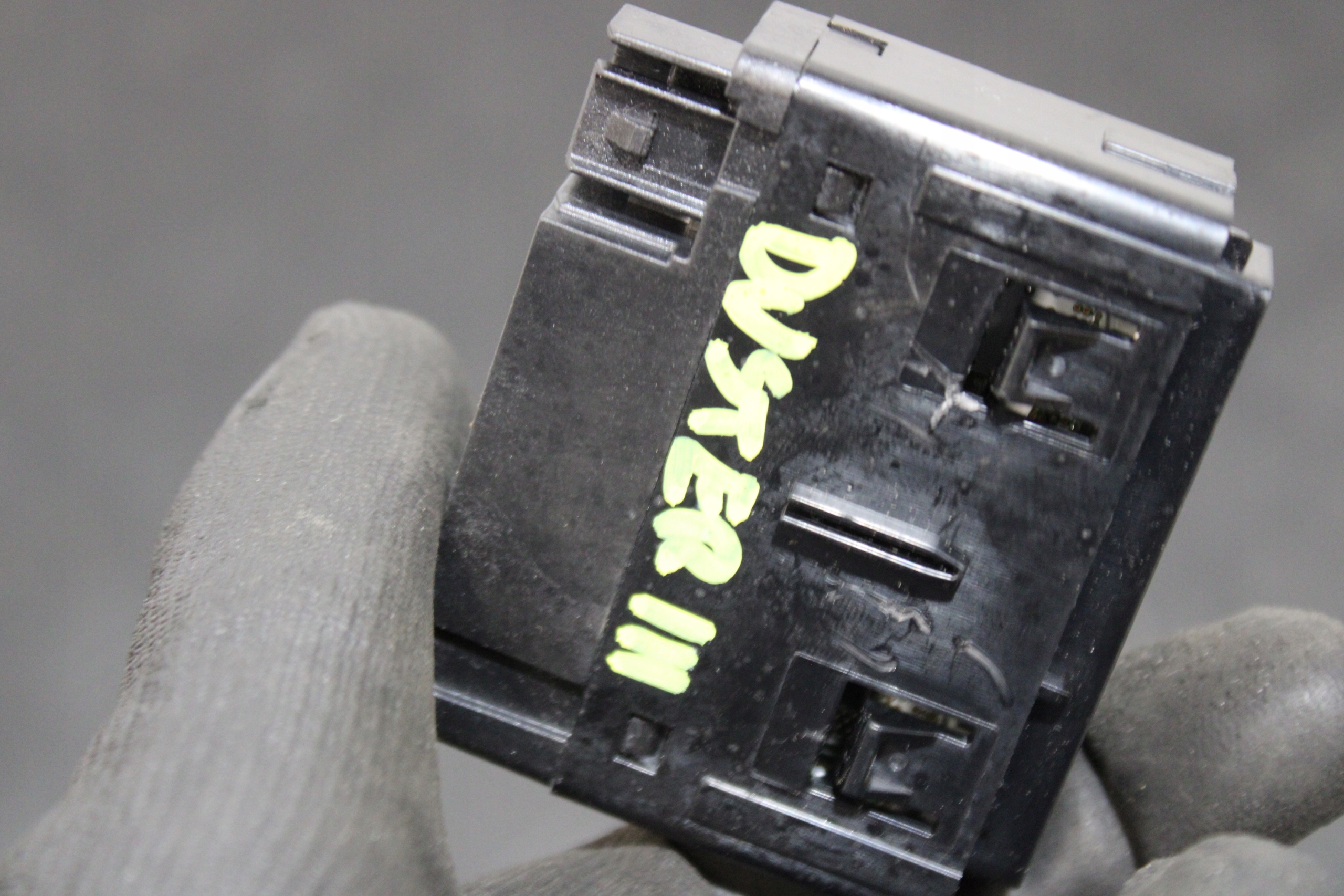 adapter USB TYPU C 248H31069R DACIA DUSTER III 3 2024