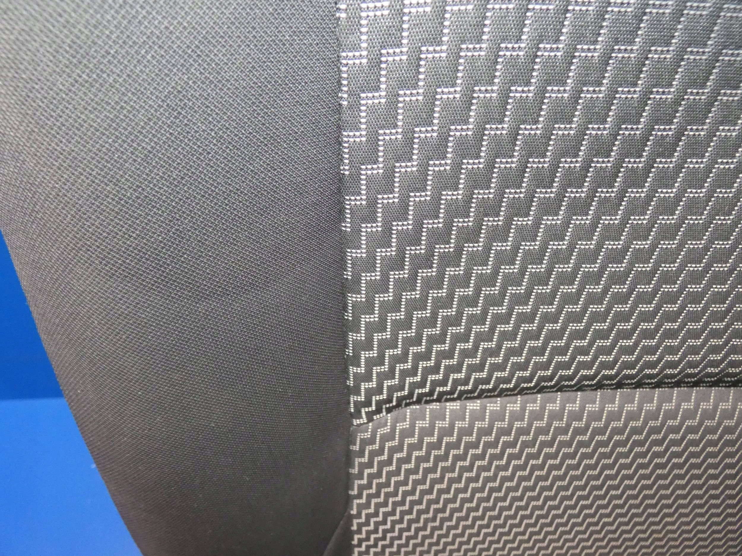 TOYOTA VERSO II 09- Sitz rechts heck hinten