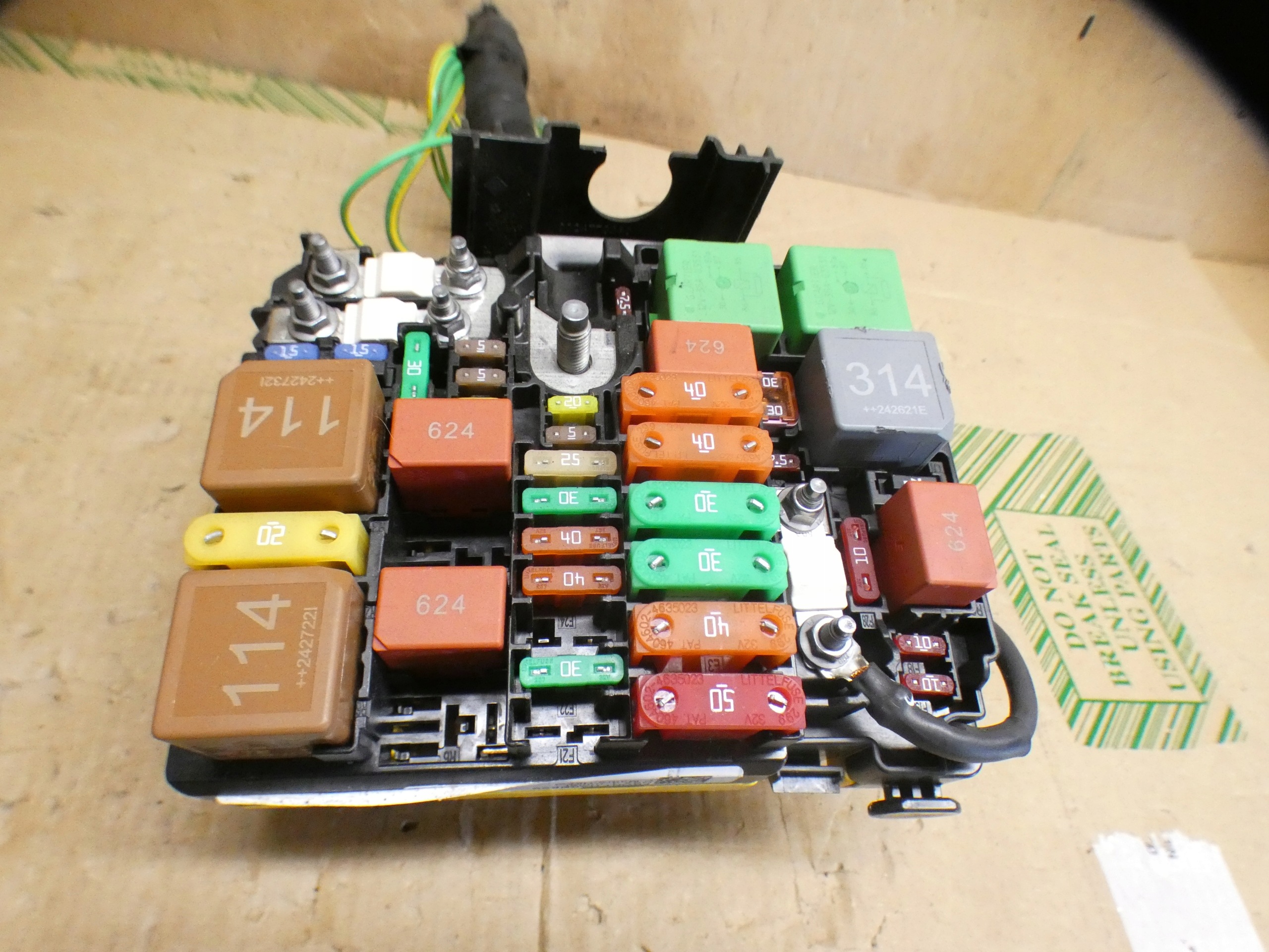 Module fusibles 9804848580
