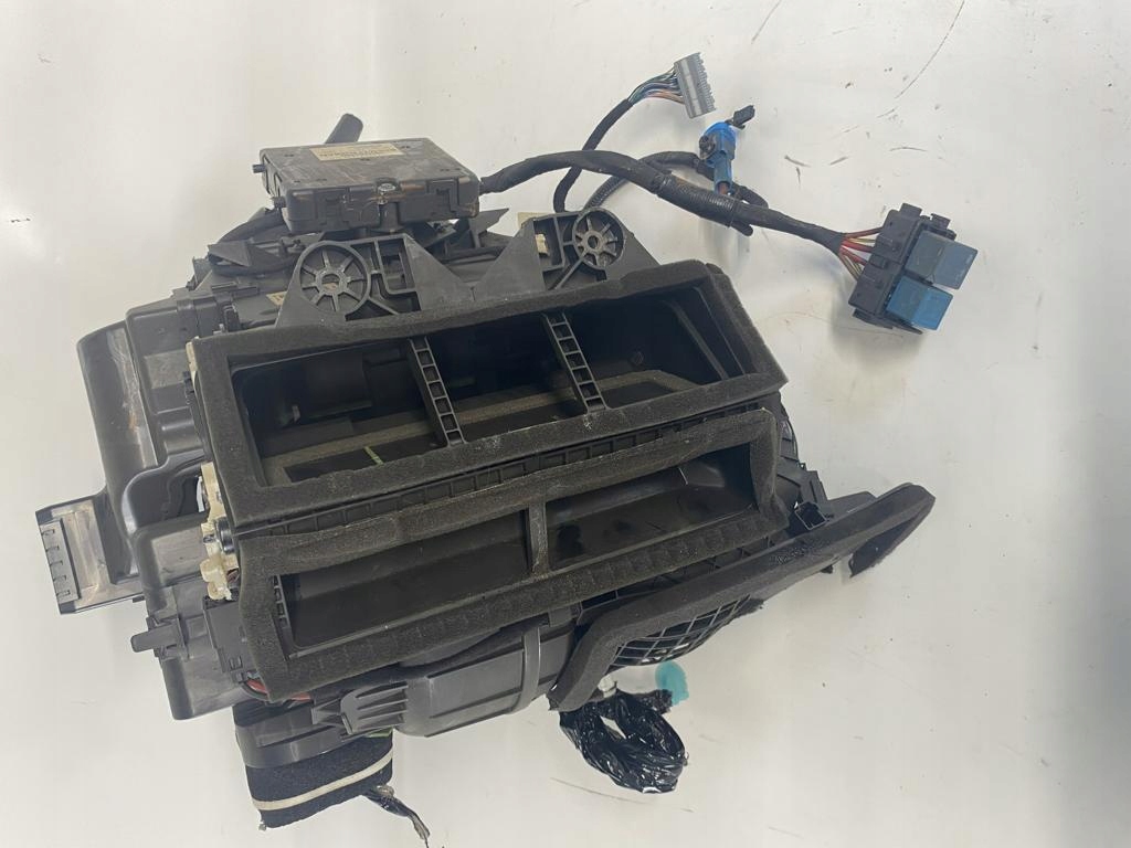 ohřívač EUROPA KPL. RENAULT ARKANA 1.6 E-TECH HYBRYDA 272704163R