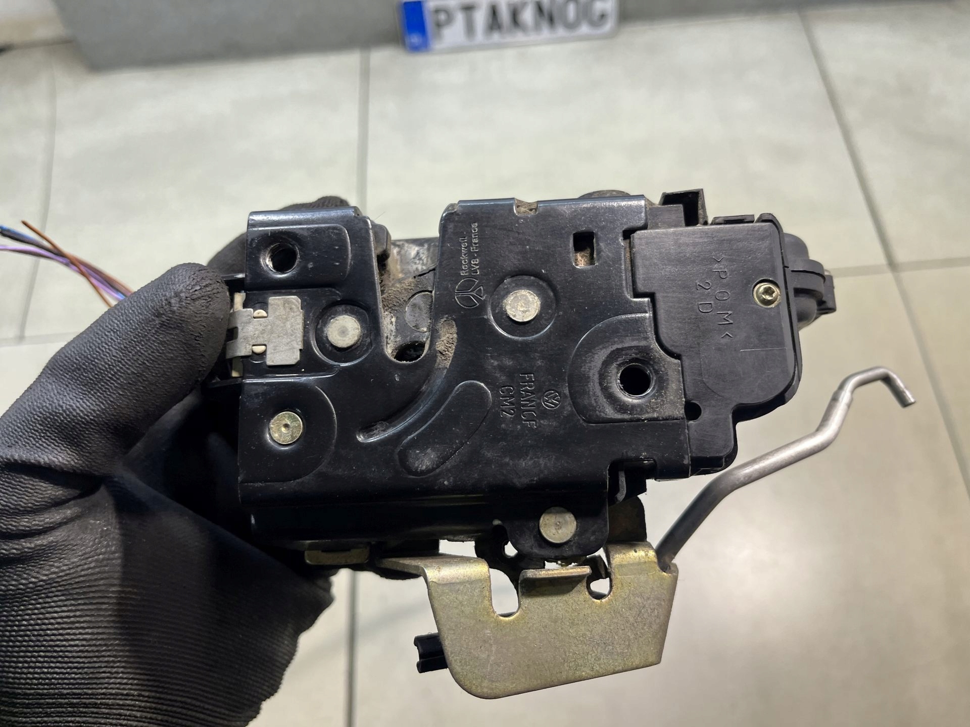 lock door right rear part 9PIN AUDI A6 C5 KOMBI