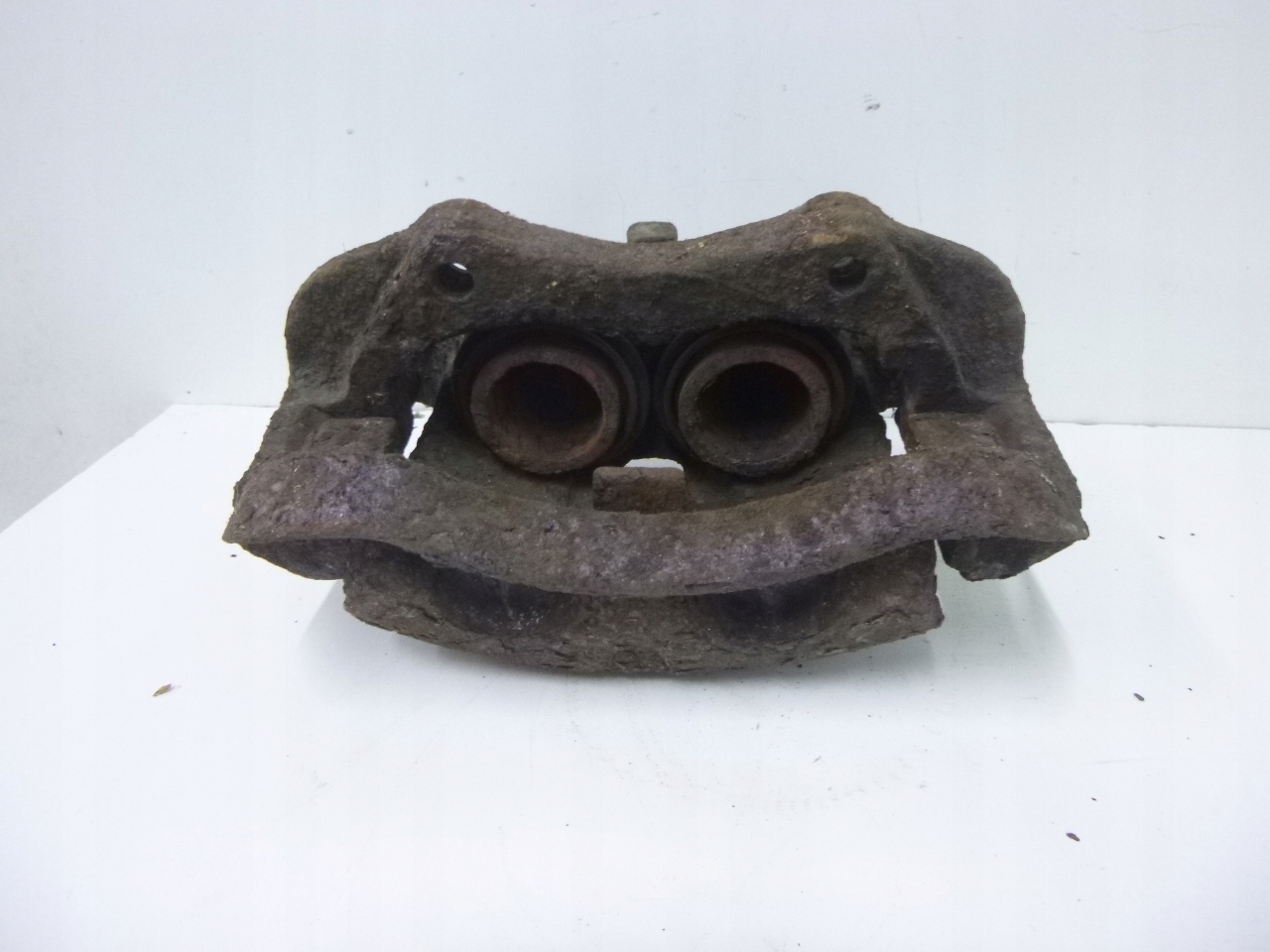 caliper brake front Nissan Serena 1.6 1998 r.